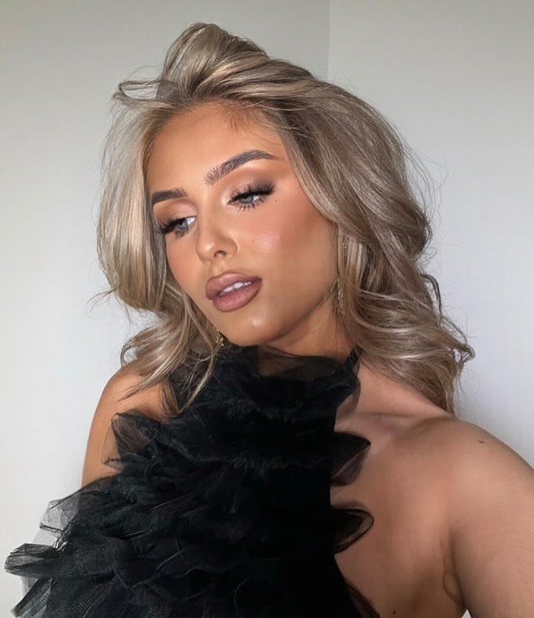 Exciting news - we have a new make up queen to add to the team! 
We are so buzzing to have the very talented @jess.cox.makeup join us at h&aring;r. 
Jess is a busy woman and has a salon @theglambar.elgin but she will joining us for at least one Satur