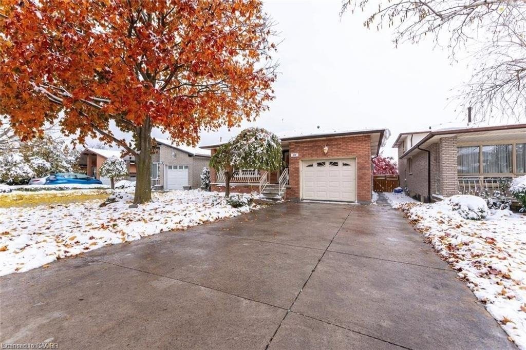 162 SOLOMON Crescent, Hamilton