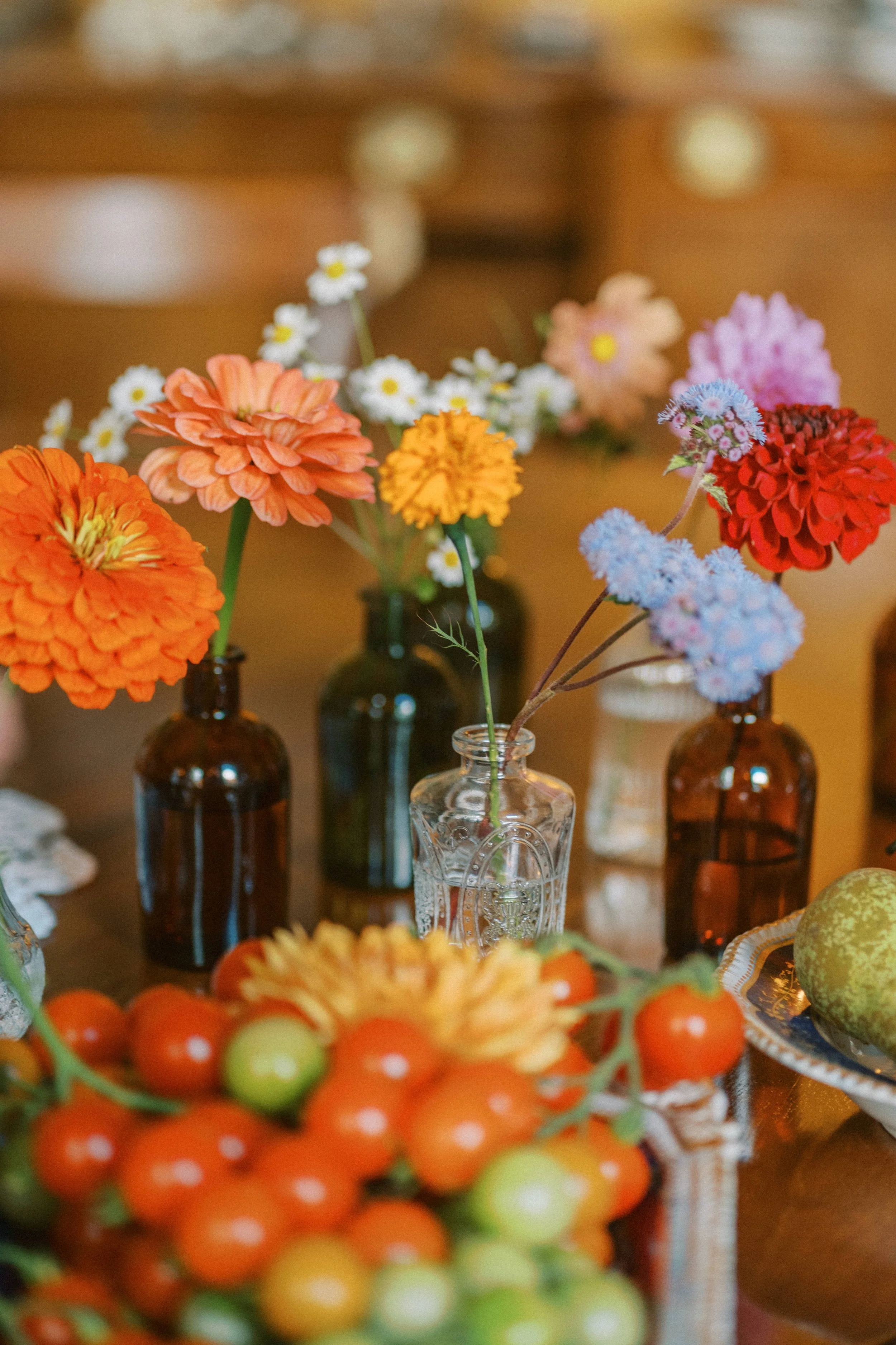 Romantic tablescape display by Moneygorm Farm, featuring seasonal Irish blooms for a Dungarvan wedding