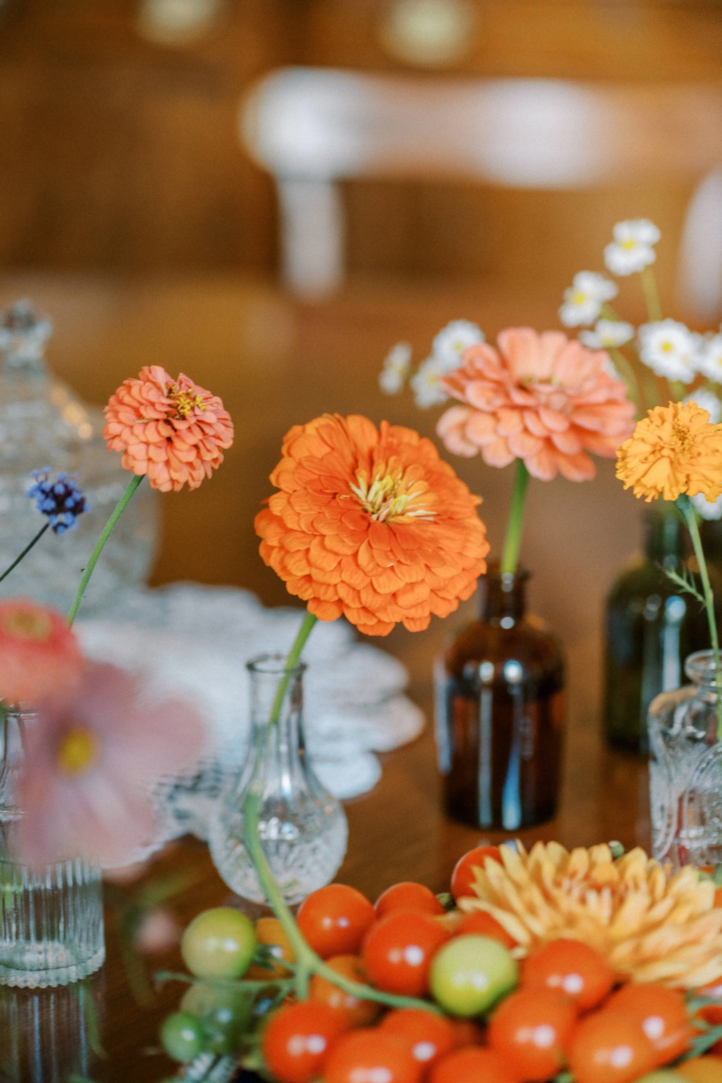 Elegant wedding tablescape with seasonal blooms for Waterford wedding receptions.