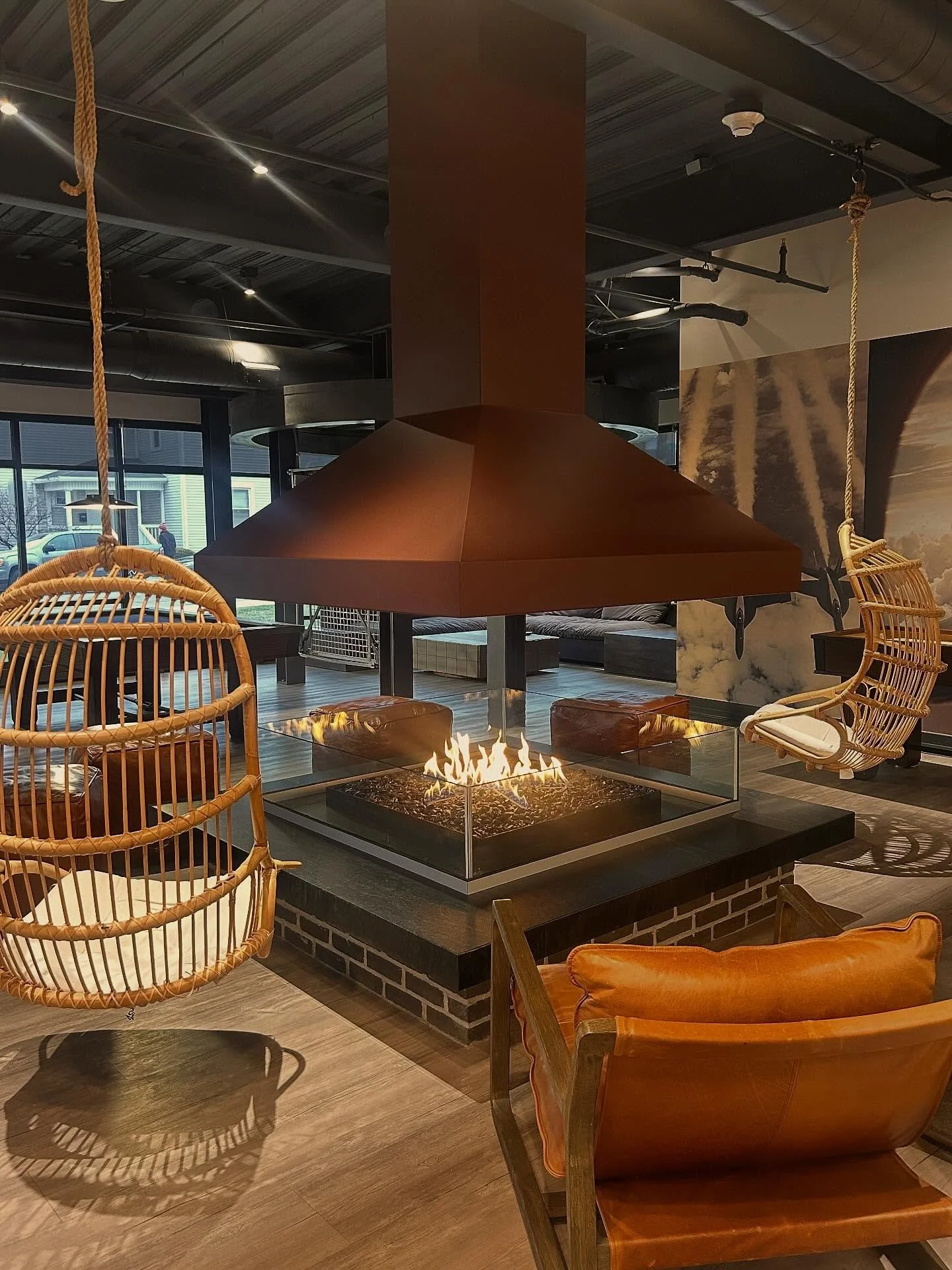 The season is warming up &mdash; and so are our floor plans at The Flight!

Our lounge is the perfect place to relax by the indoor fire pit, hang out, study, or stay cozy all winter long.
But don&rsquo;t wait&hellip; we&rsquo;re already sold out of 1