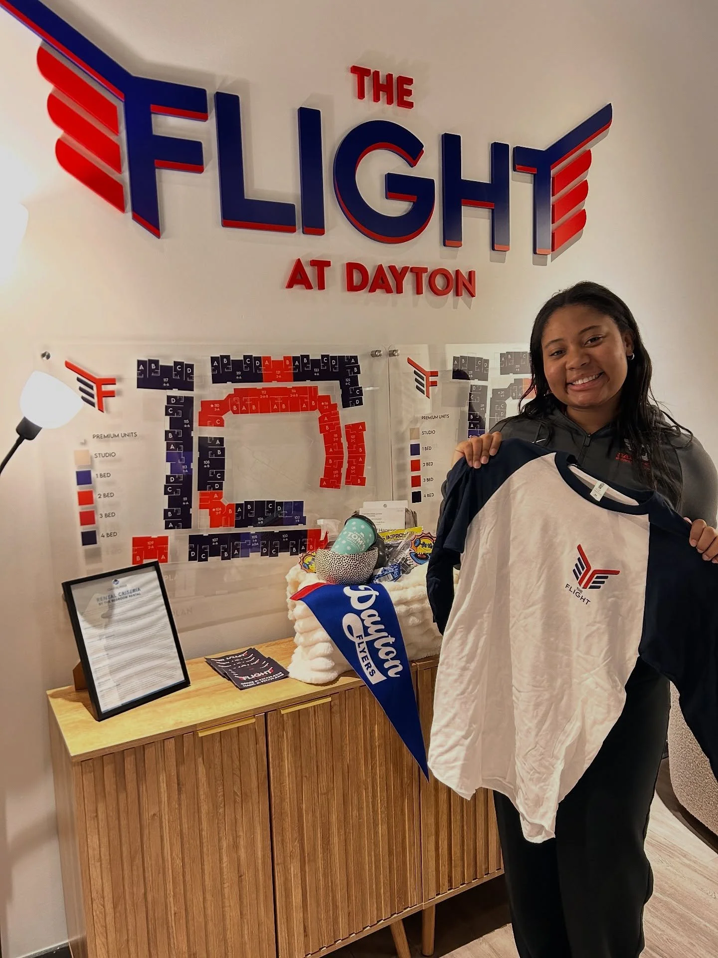 New neighbors, new beginnings. Welcome to The Flight Apartments 💙✈️ 
We&rsquo;re so excited to welcome our January move ins, and can&rsquo;t wait for them to take their spaces to new heights ✨

Come meet our new residents at our Welcome Back event a