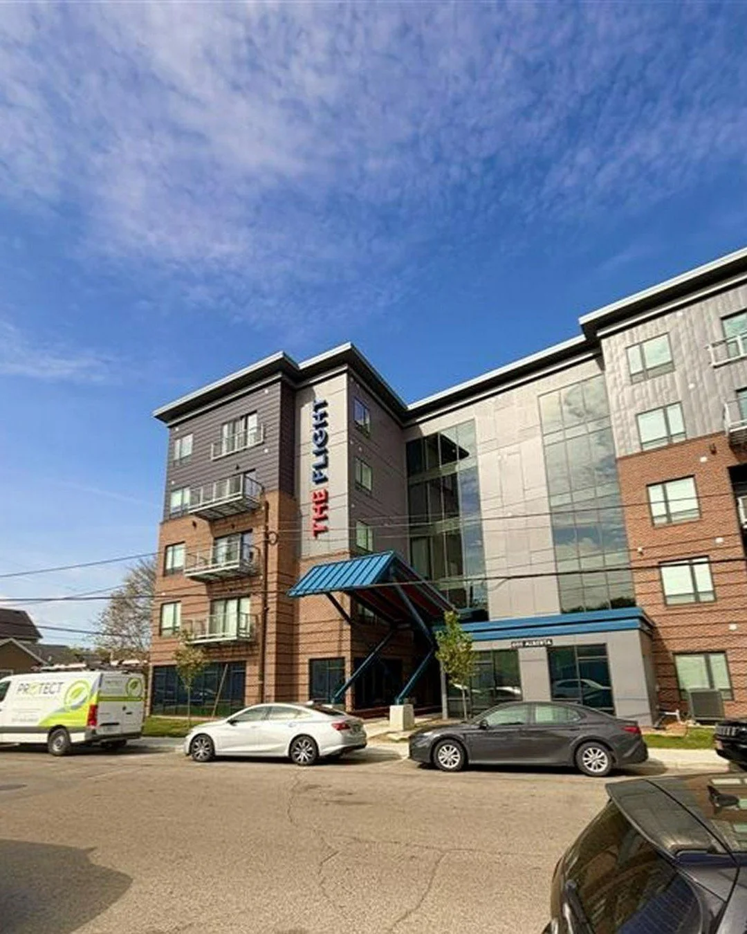 Close to campus, easier summer planning
Touring in June means you can make a housing decision before summer schedules get messy. The Flight keeps you near UD with a location that supports class days, food runs, and weekend plans without overcomplicat