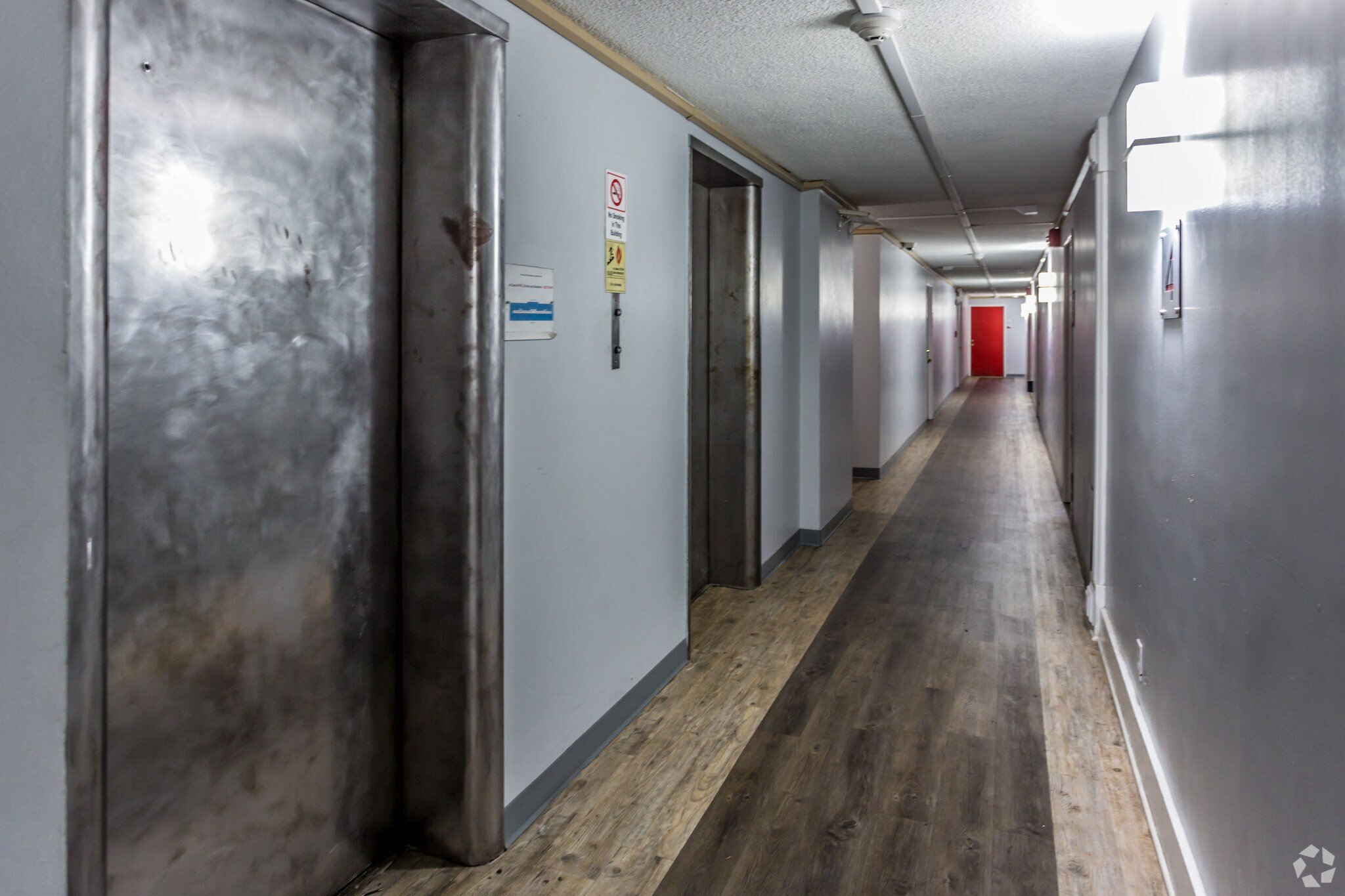 the-pulse-apartments-memphis-tn-interior-hallways.jpg