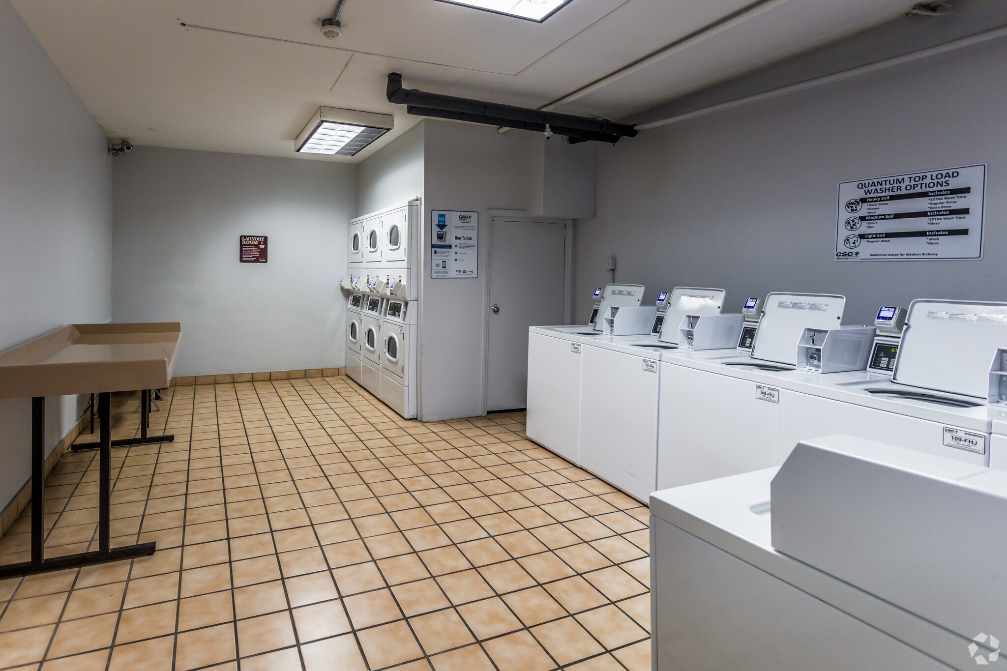 the-pulse-apartments-memphis-tn-laundry-facility.jpg