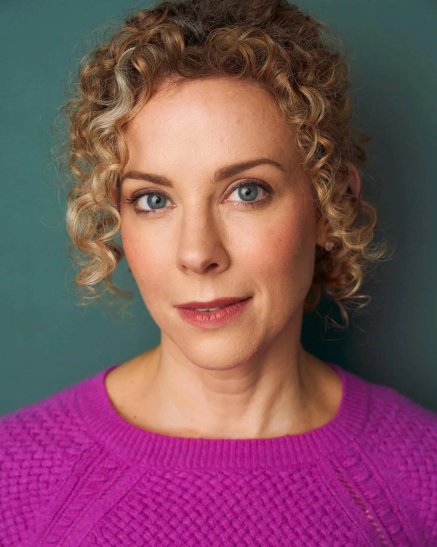 Skin and curls, my favorites ❤️

A pleasure working with the beautiful Heidi! 
📸 @chaseandersonphoto 
💄 @naddyamichellemua