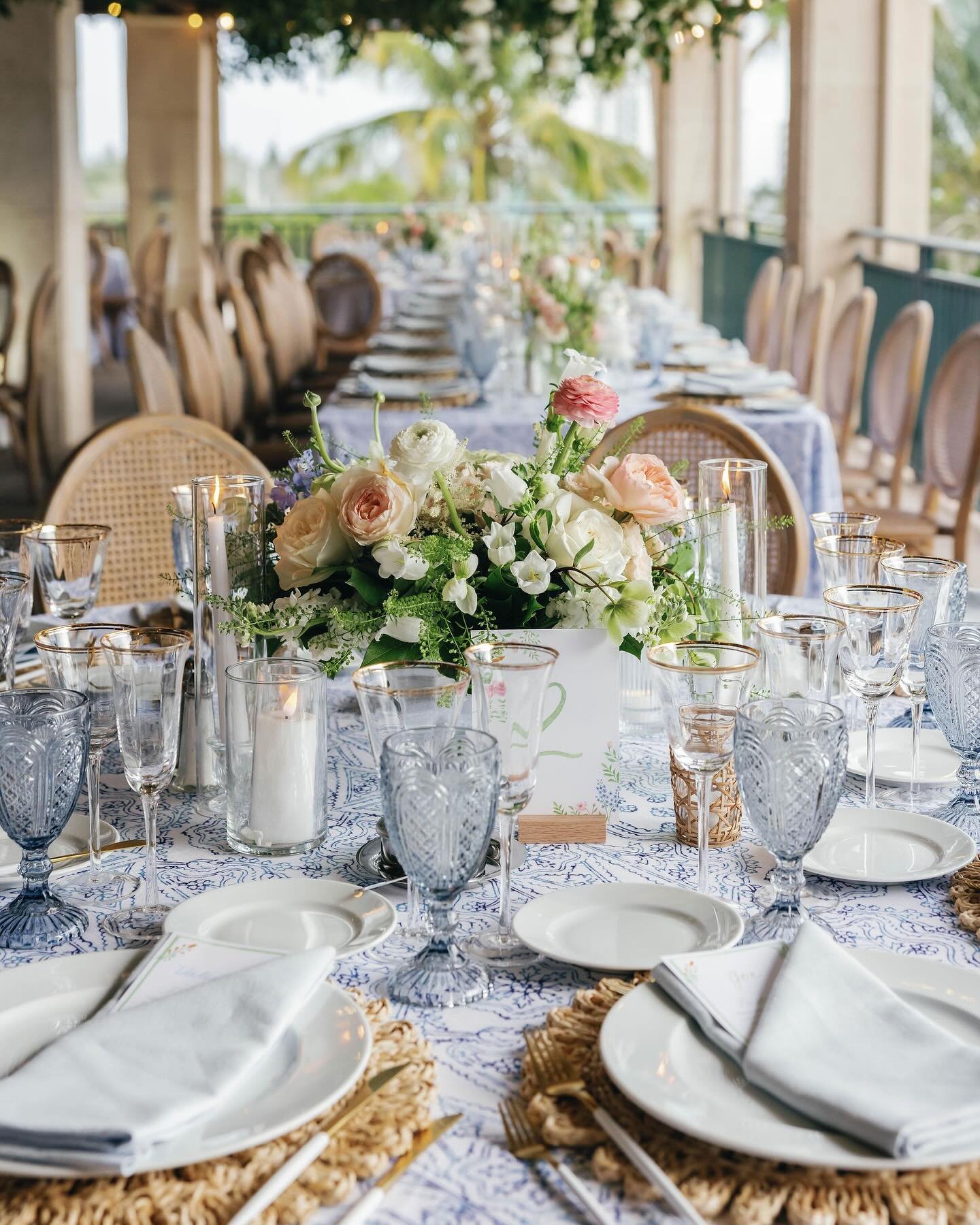 ✍️ Tuesday Tips ✍️

To say we are obsessed with G &amp; Js details is an understatement! 💖 

How GORGEOUS are these rentals and details all together? We love to have a continuation of color and font style through all the details, signage, and printe