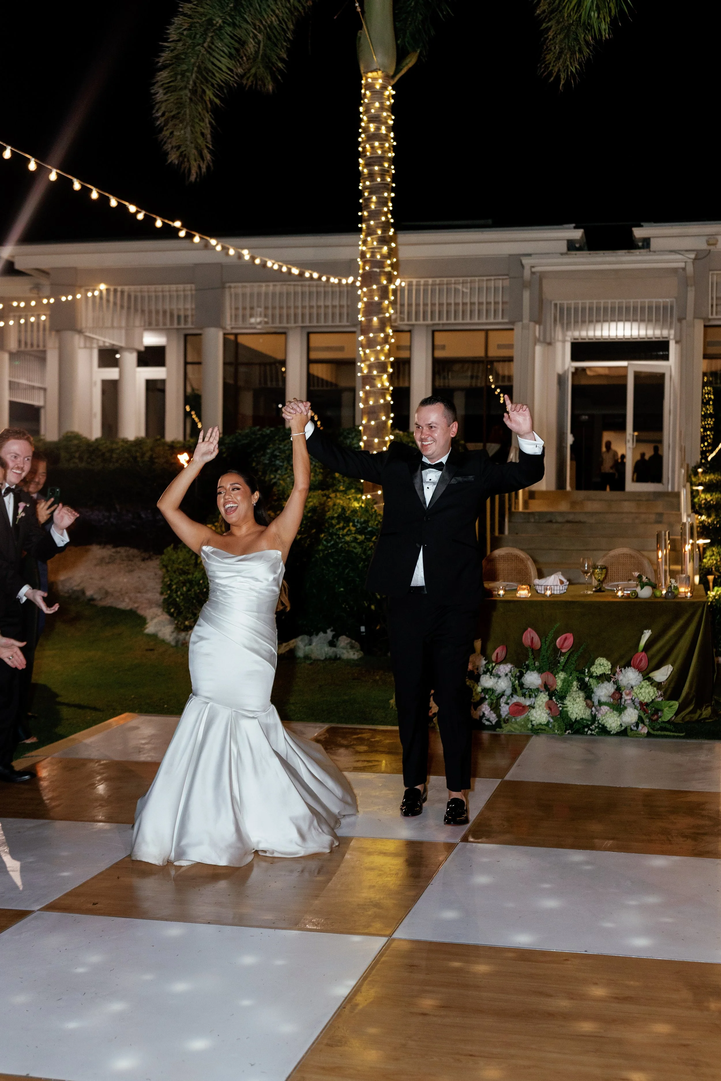 Kim + Mike Sneak Peek-208.jpg