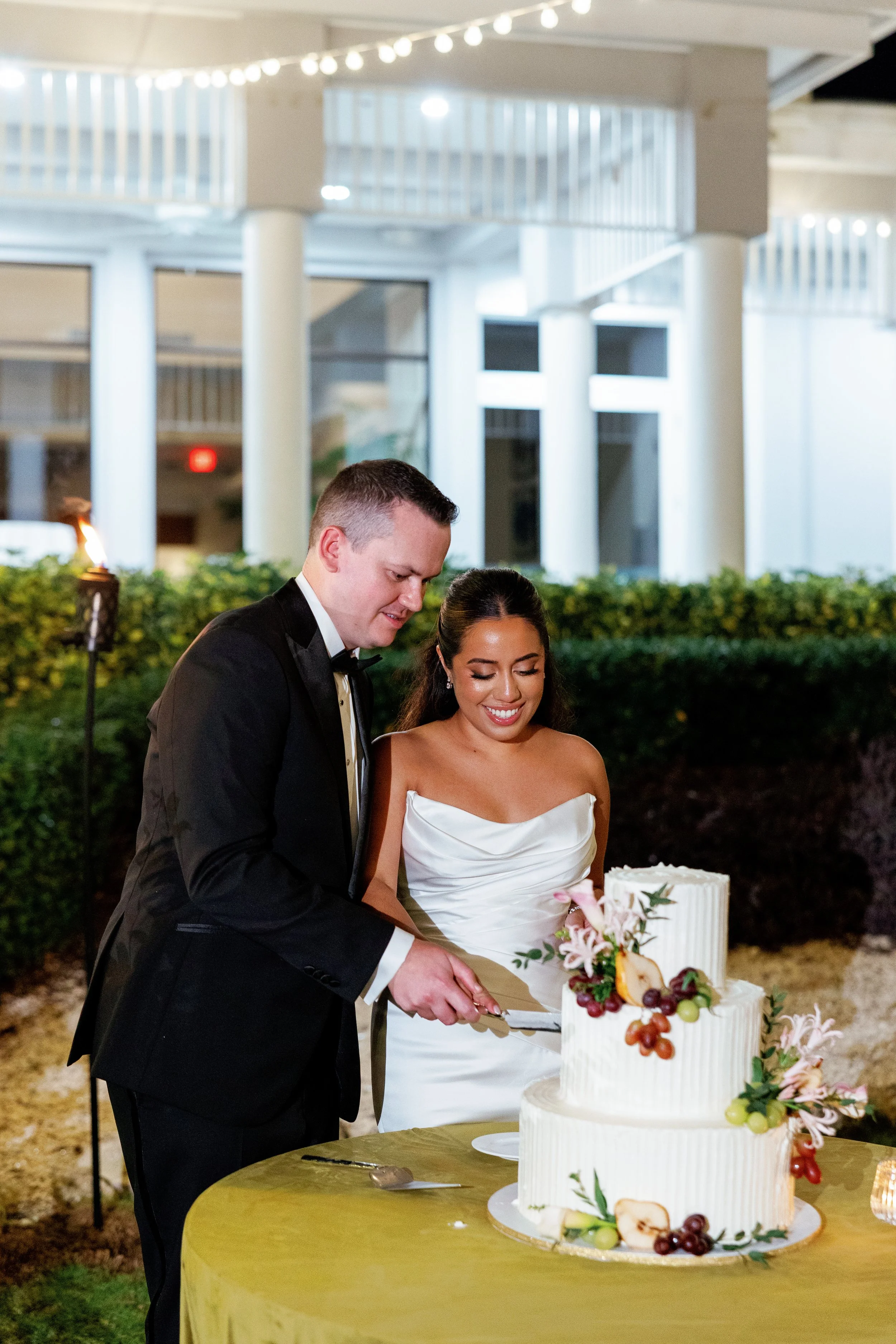 Kim + Mike Sneak Peek-217.jpg