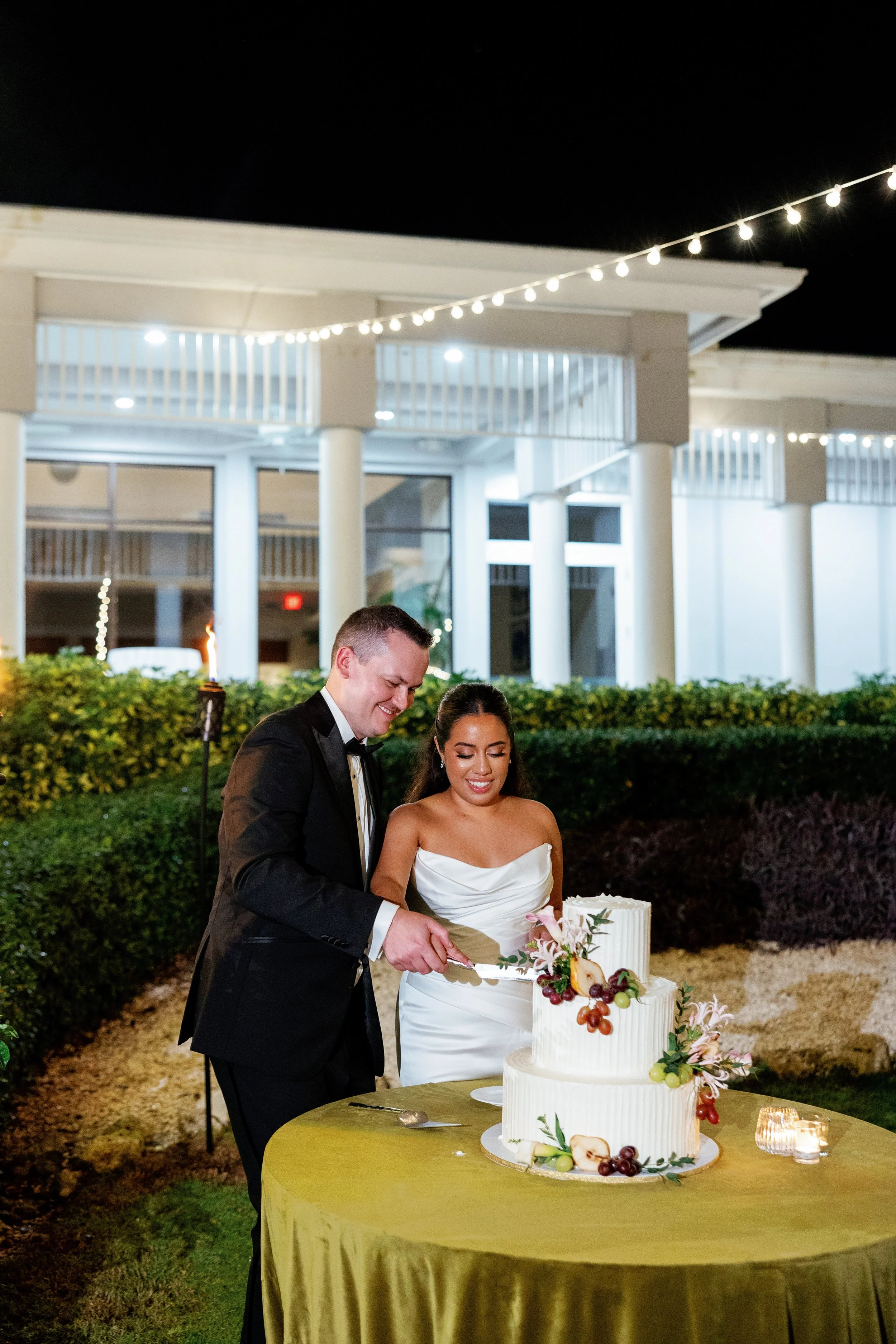 Kim + Mike Sneak Peek-218.jpg