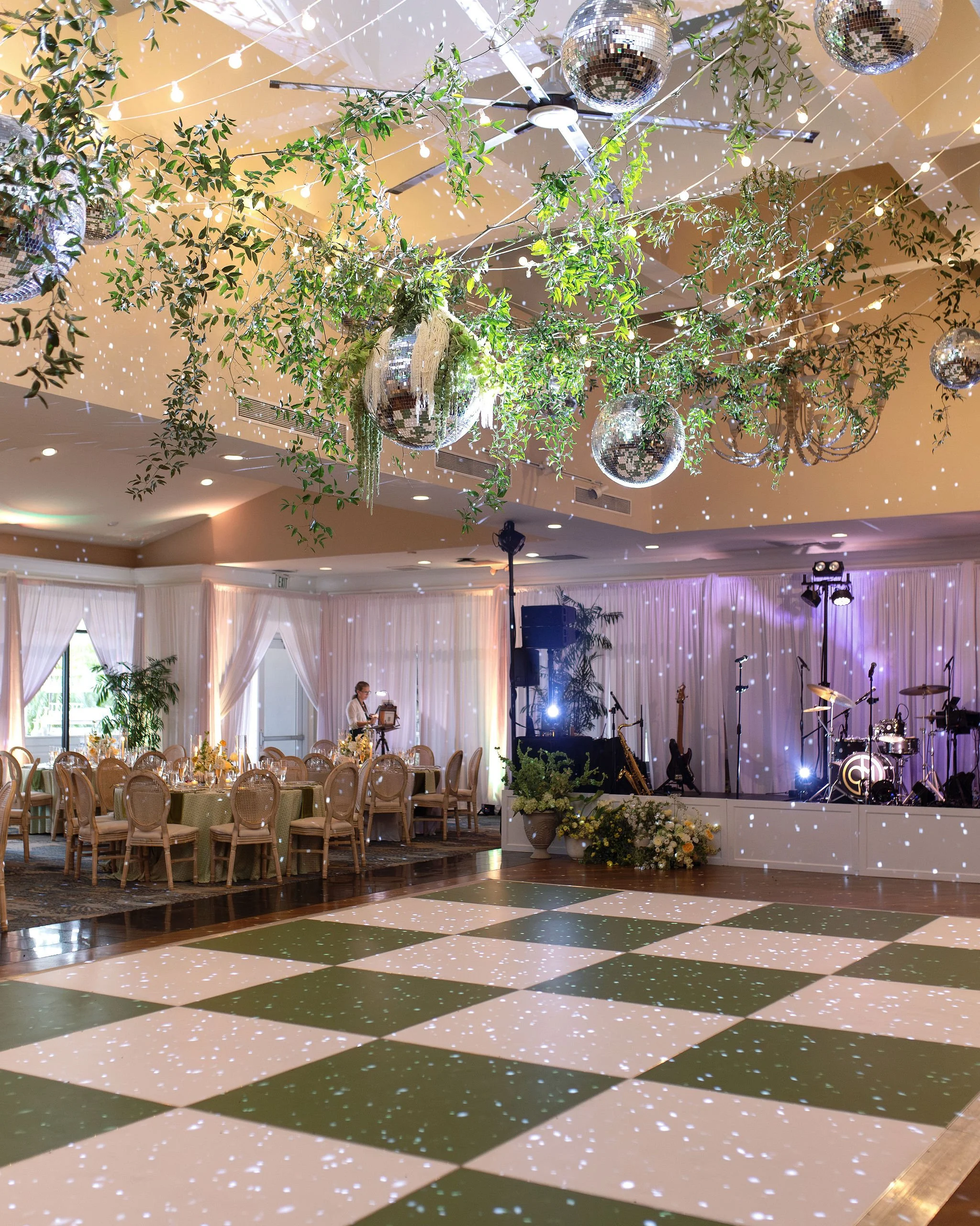 Your Wedding Guide To: Dance Floors