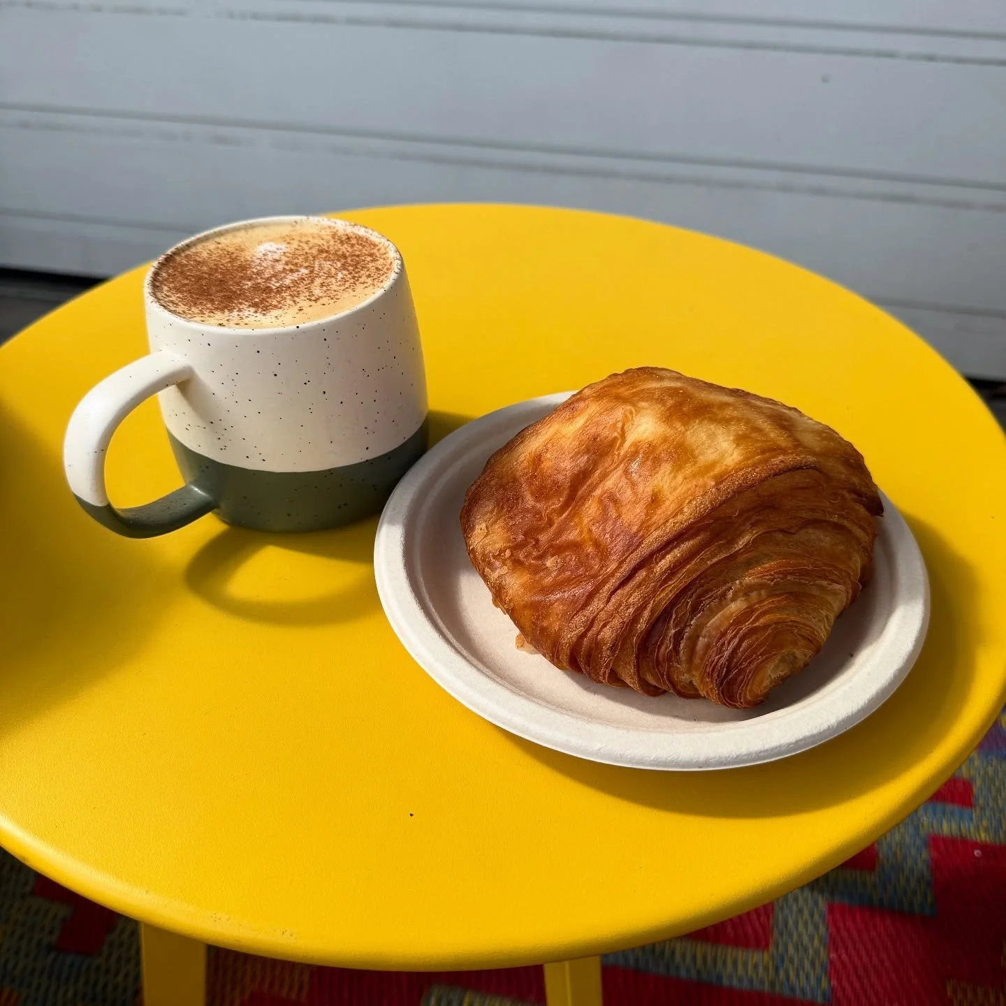 Today&rsquo;s a s&rsquo;mores latte and chocolate croissant kinda day 🥐🍫☕️ Nothing better than coffee and a sweet treat! 

#PittsburghCafe #HealthyEatsPittsburgh #PittsburghWellness #PlantBasedPittsburgh #PittsburghEats #PittsburghFoodie #GlutenFre