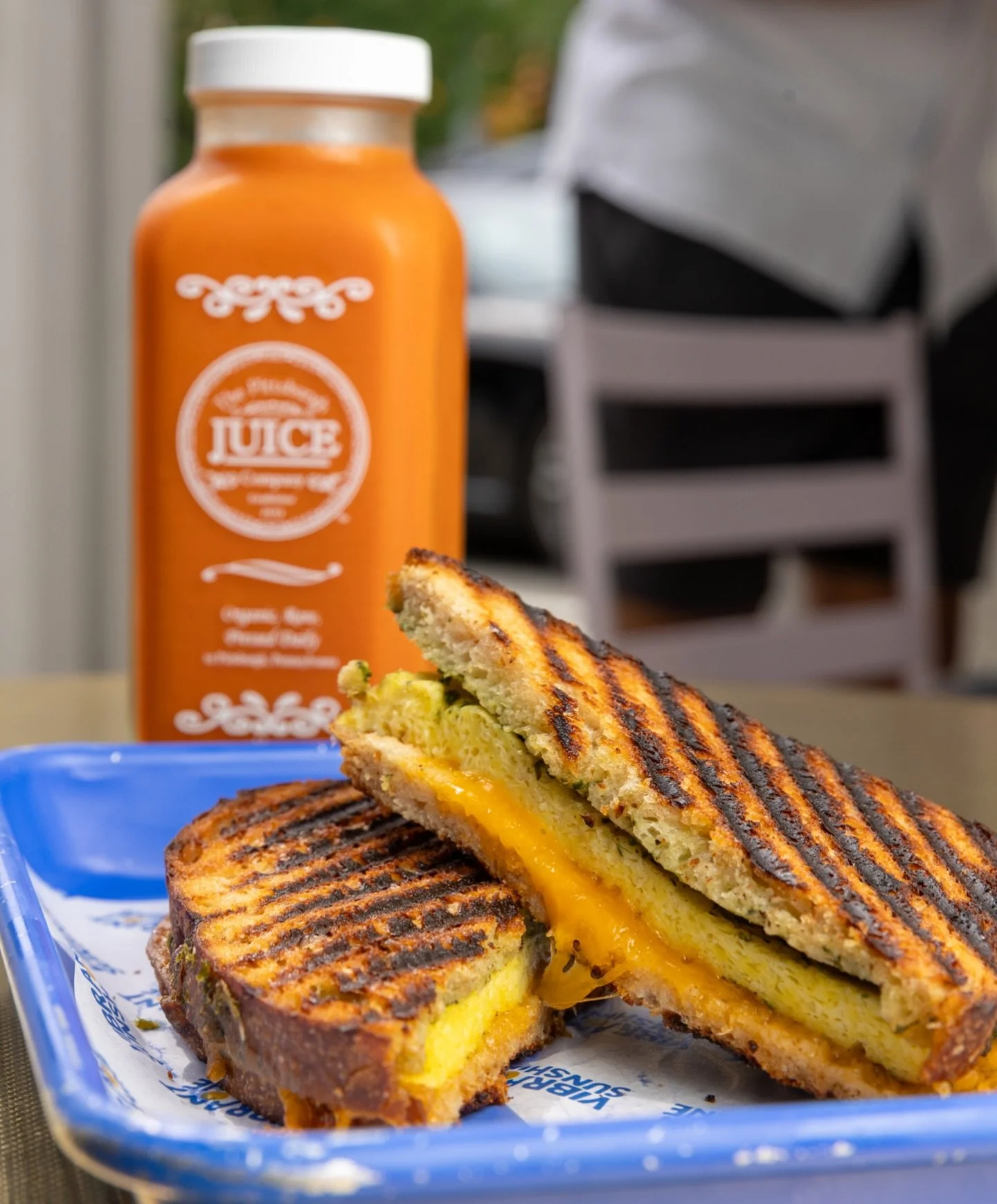 Mondays hit different with a crispy, melty breakfast sandwich from @driftwoodoven 🥪 Egg, cheese and nut-free pesto on sourdough bread!

Order online or come in and say hi ☀️

#HealthyEatsPittsburgh #PittsburghWellness #PittsburghEats