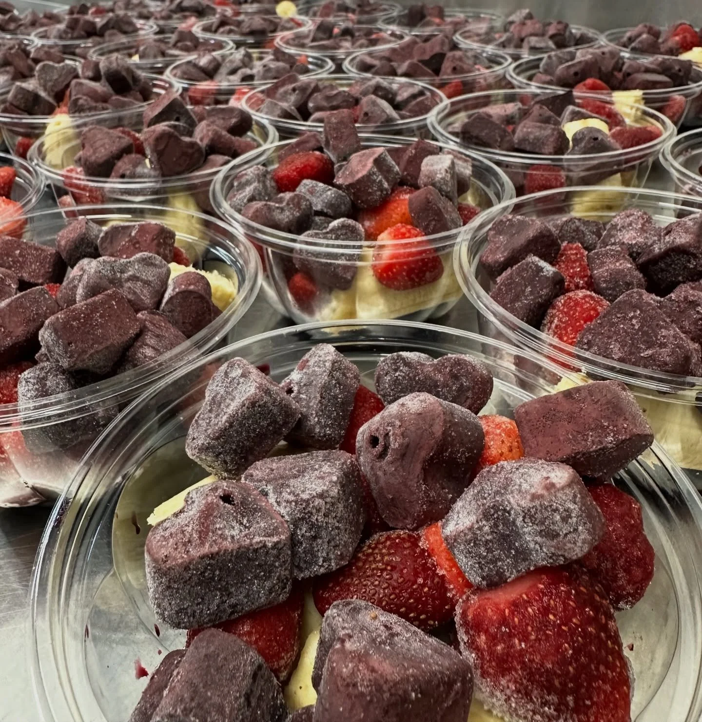 Mondays are better when you start them with a smoothie bowl 🍌🍓🫐

Stop by or order online to start your week right!

#PittsburghCafe #PittsburghEats #PittsburghFoodie #PittsburghVegan