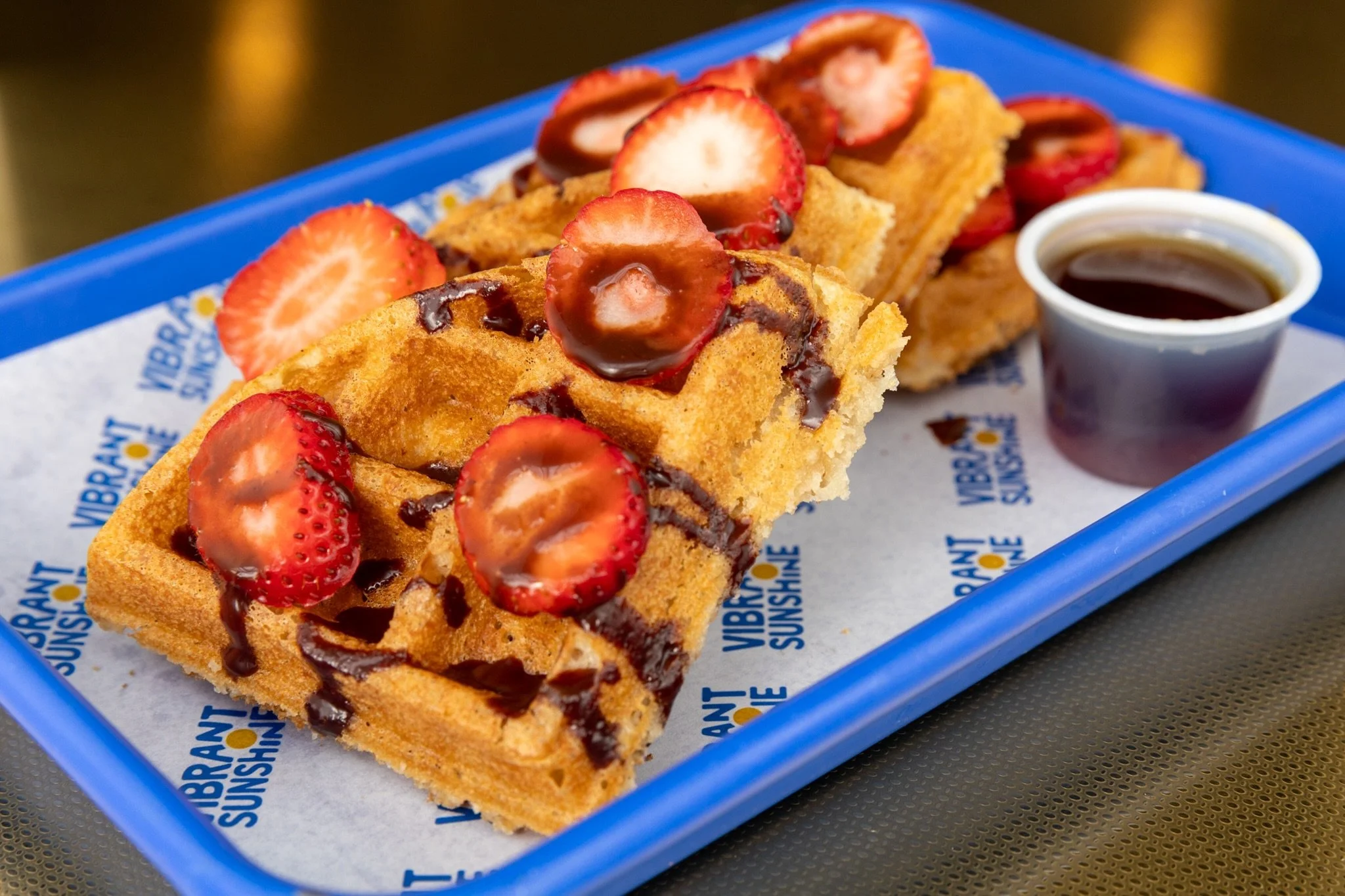 You can&rsquo;t have a bad day when you&rsquo;re eating waffles! Made with almond flour, arrowroot, coconut flour, monk fruit and coconut oil 🧇✨ Make it your own by choosing toppings you love! 

Vegan &amp; gluten-free ❤️

#pittsburghcafe #pittsburg