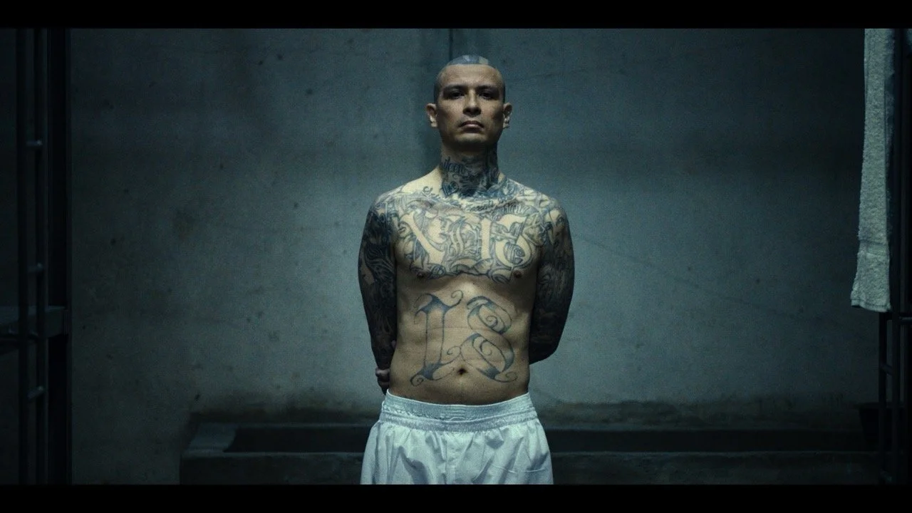 CECOT prison scene from Hasta Encontrarlos documentary — Cinematography by Eloi Molí, AEC
