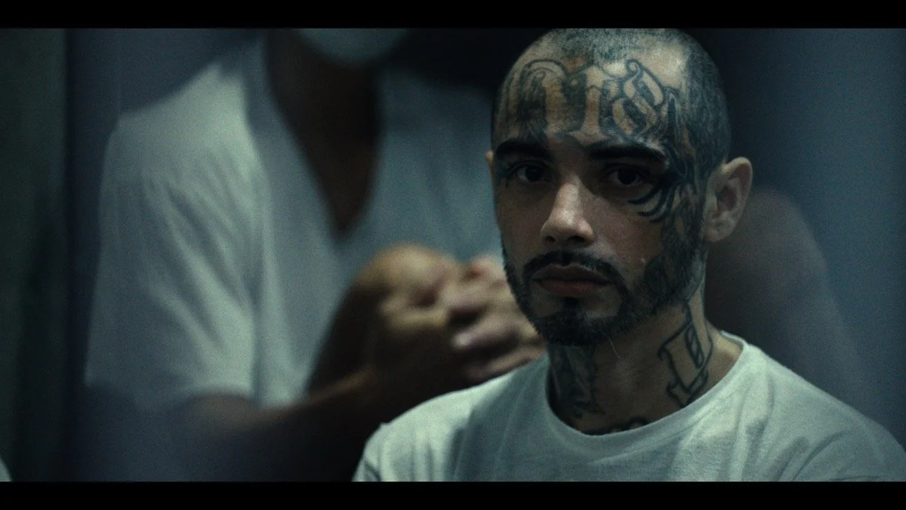 CECOT prison scene from Hasta Encontrarlos documentary — Cinematography by Eloi Molí, AEC