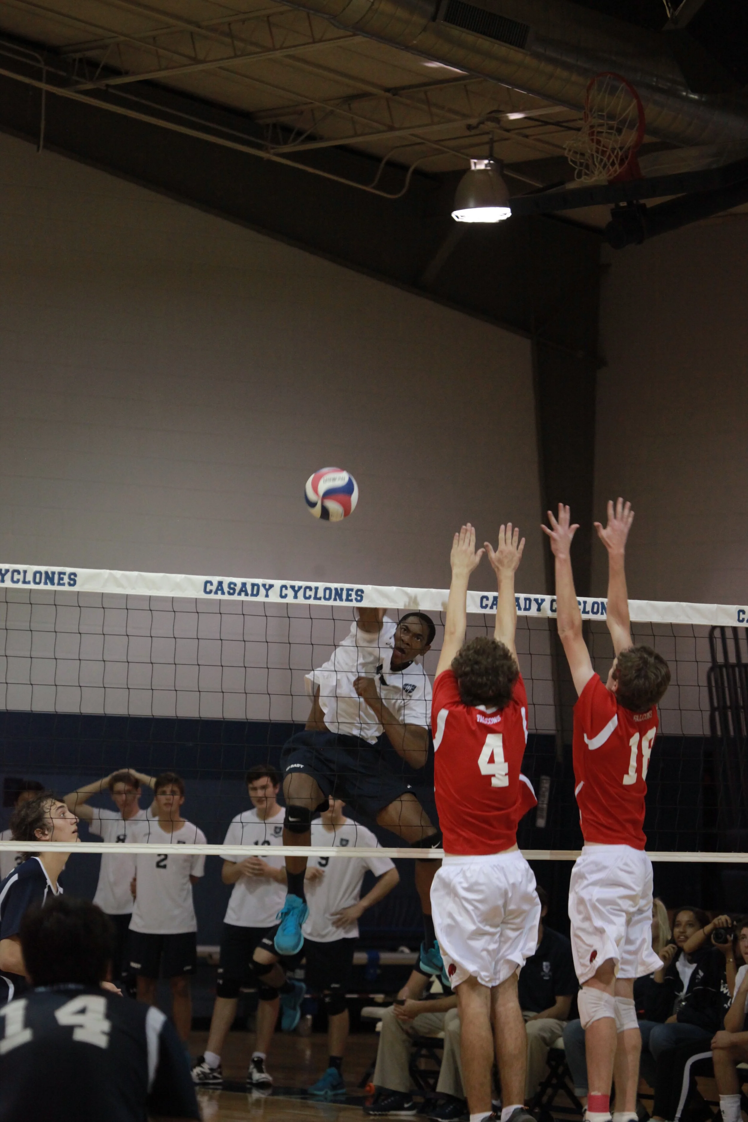 Boys Volleyball Off to a Slow Start