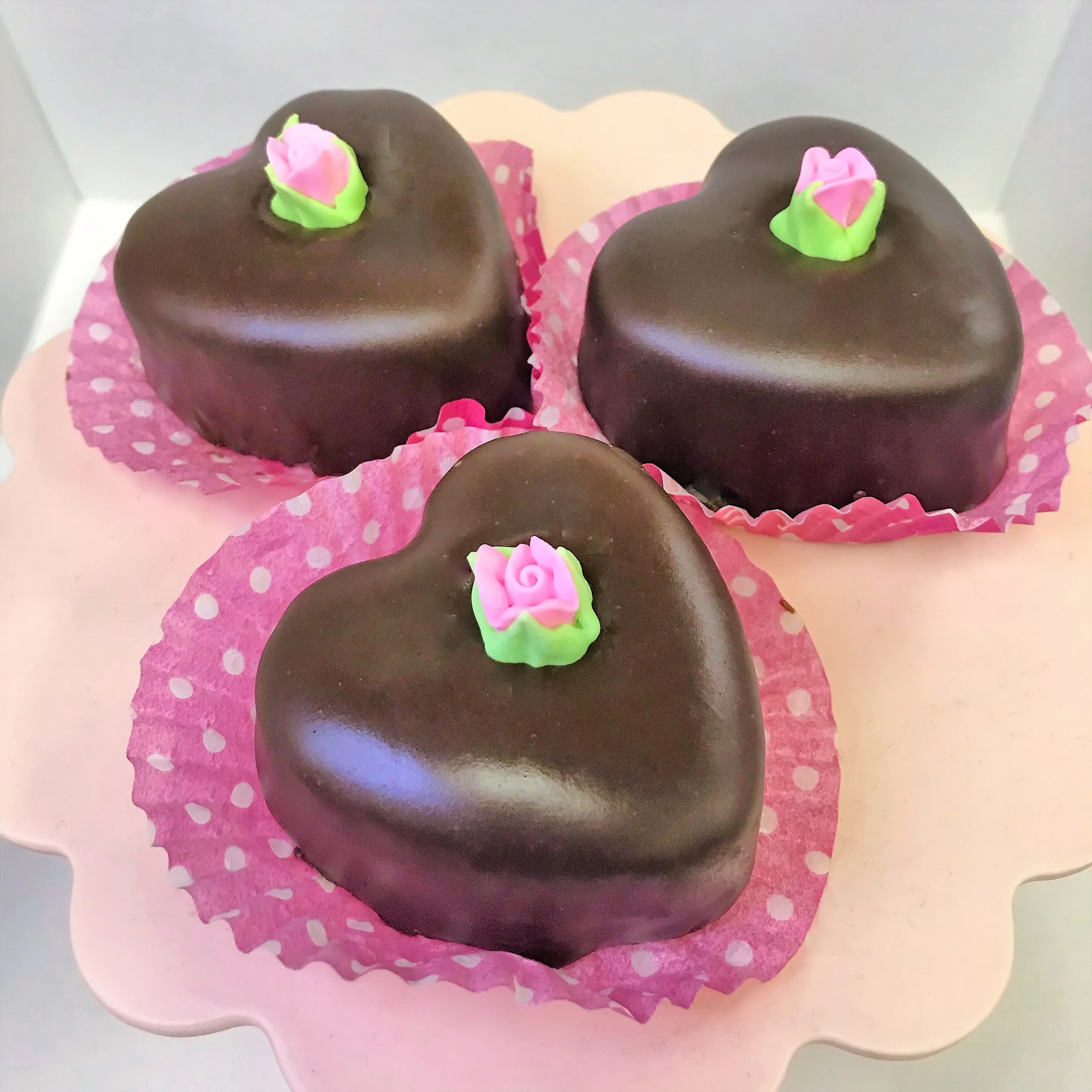 heart+petit+fours+with+rosebud.jpg