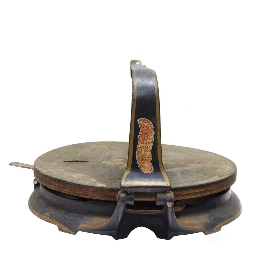 Computing Scale Cheese Cutter - Aurora Mills