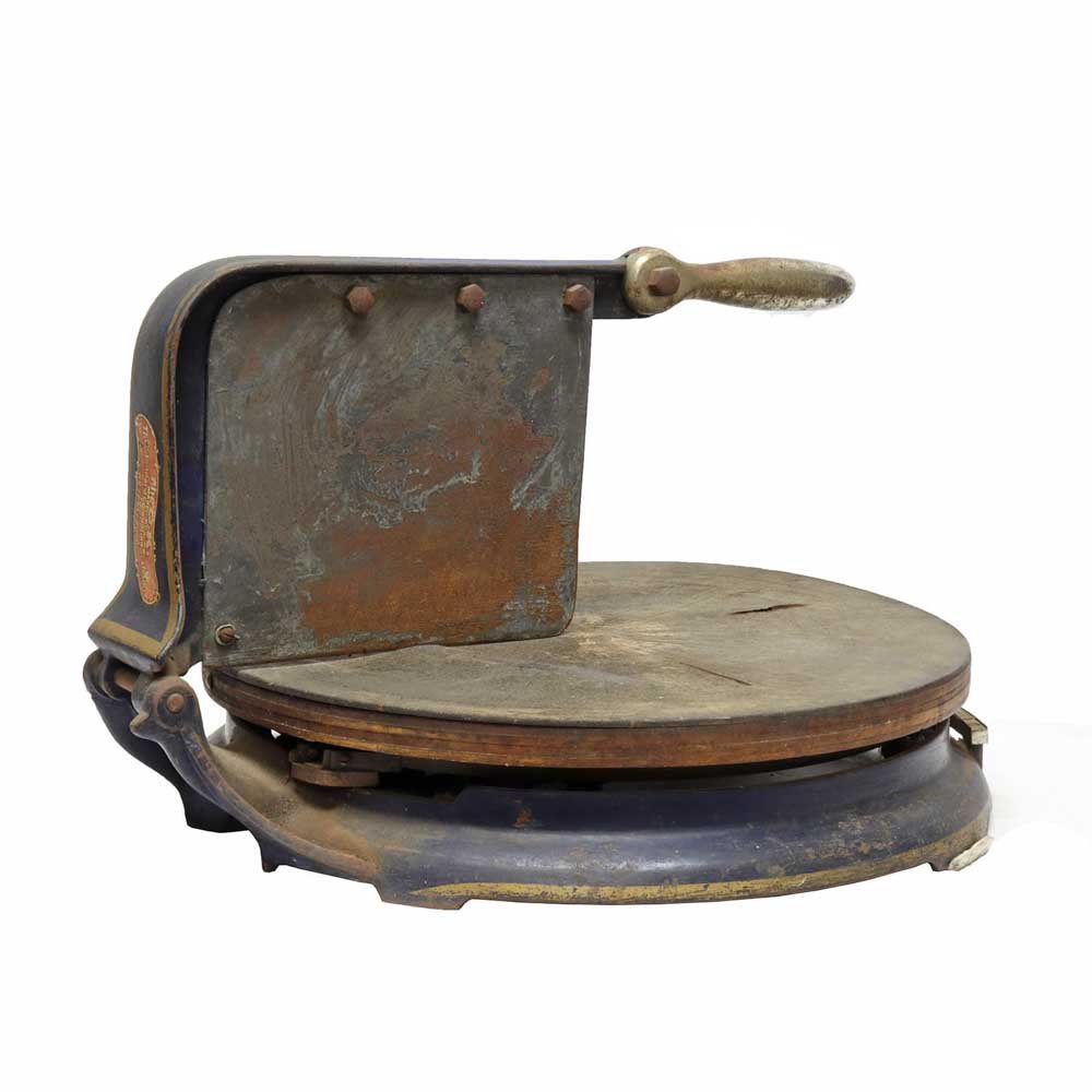 Computing Scale Cheese Cutter - Aurora Mills