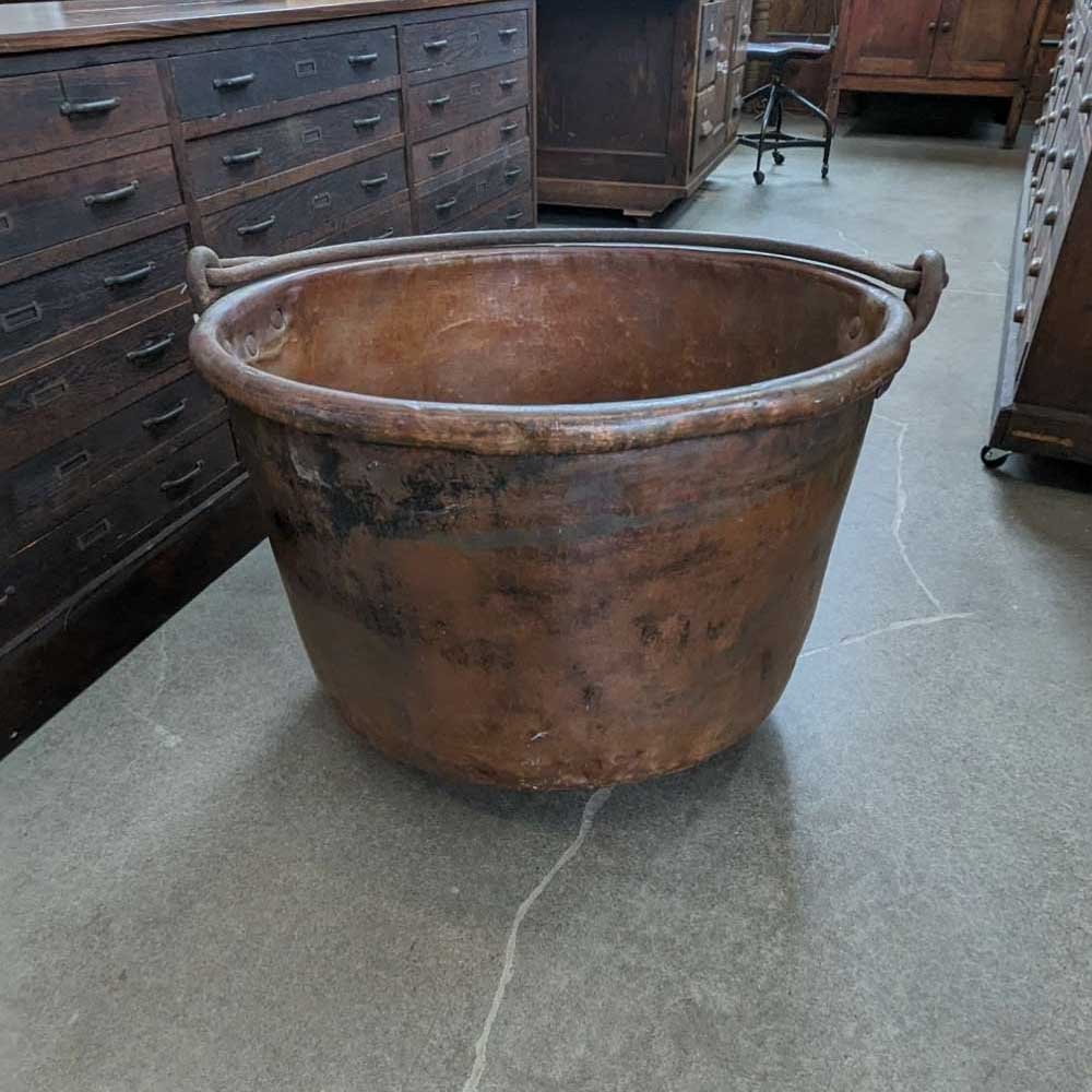 Rustic Oversized Copper Bucket - Aurora Mills