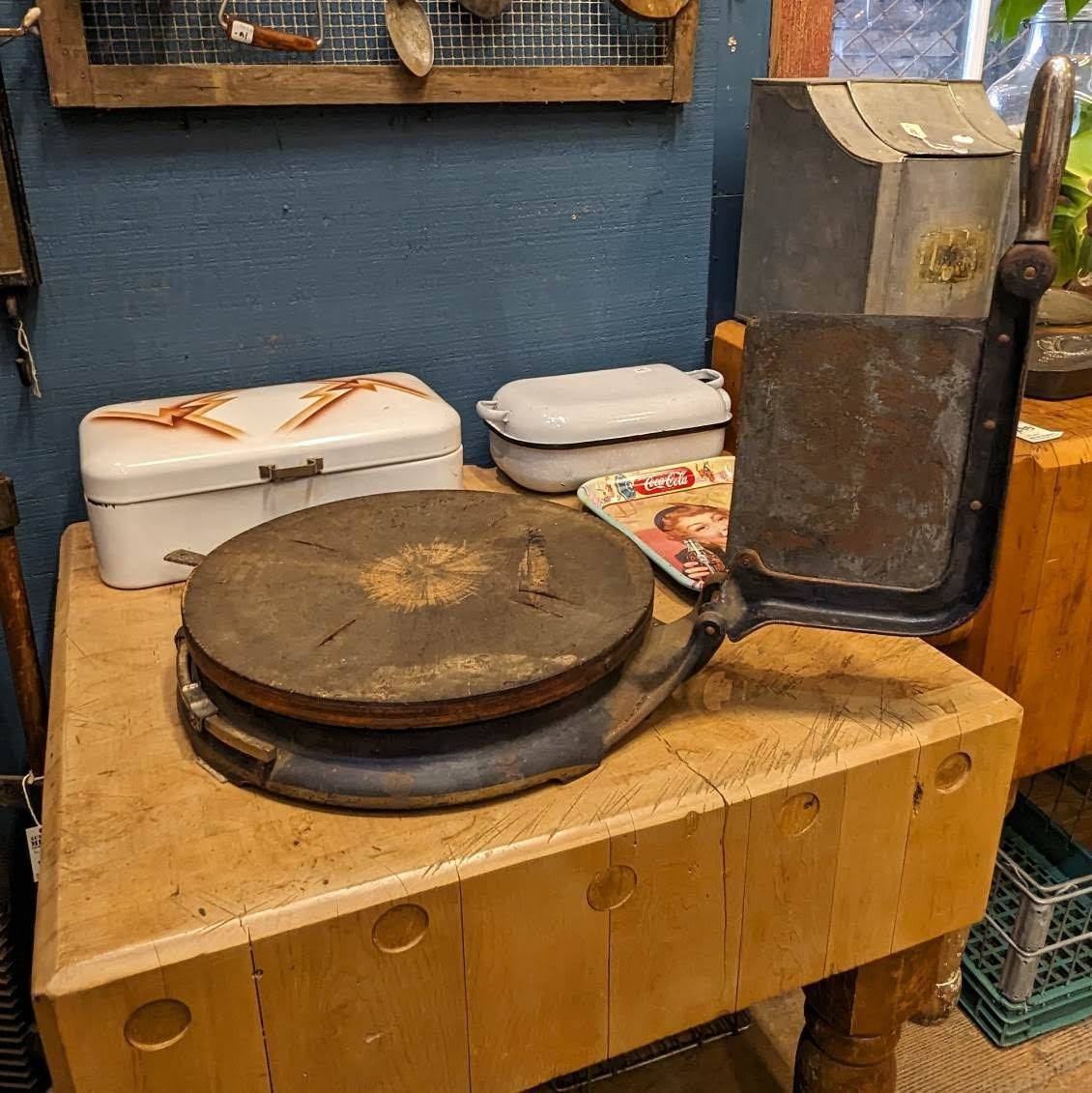 Computing Scale Cheese Cutter - Aurora Mills