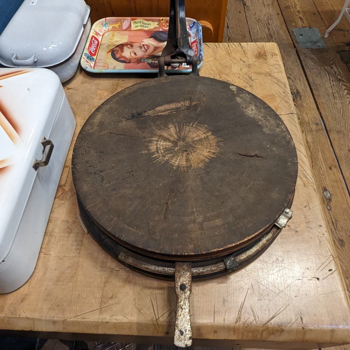 Computing Scale Cheese Cutter - Aurora Mills