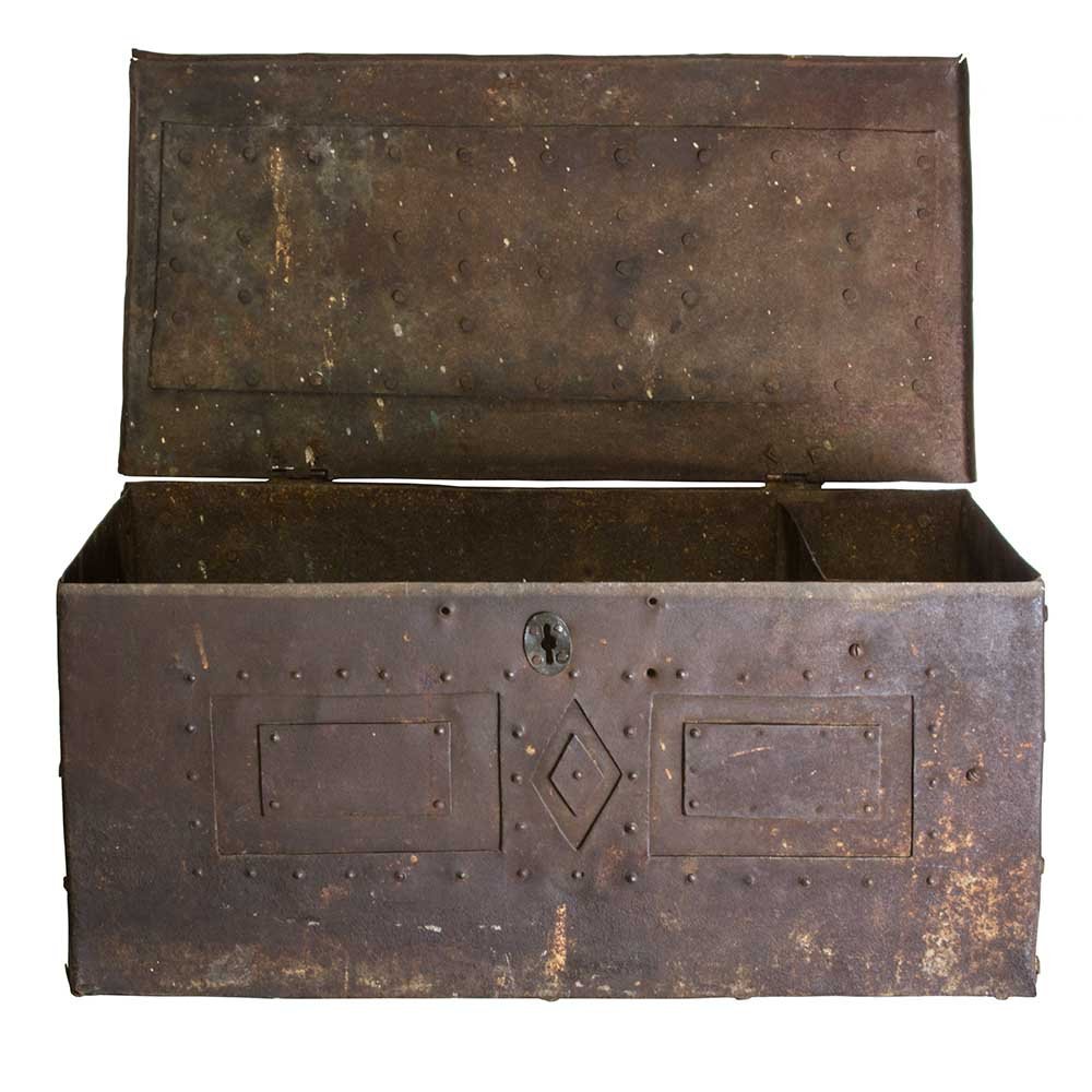 Folk Art Treasure Chest - Aurora Mills