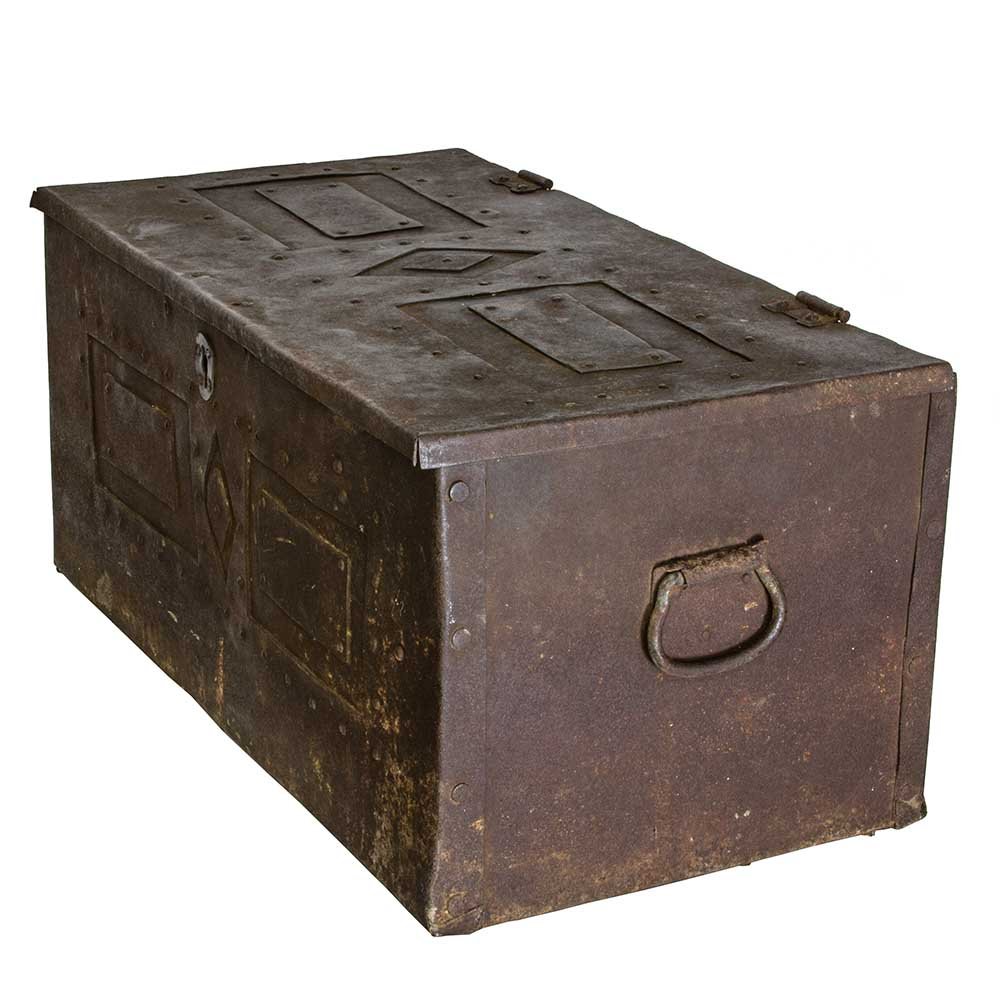 Folk Art Treasure Chest - Aurora Mills