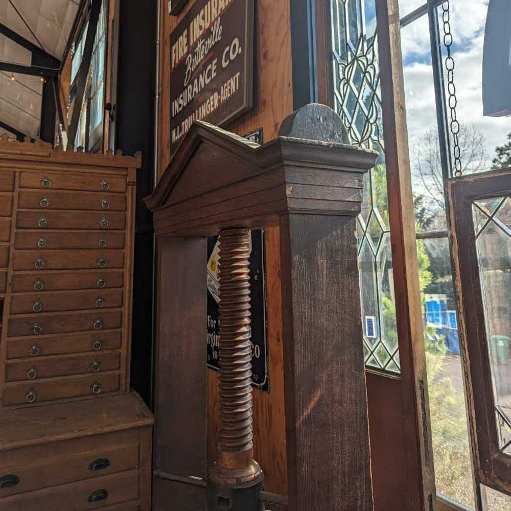 Arts & Crafts Era Book Press - Aurora Mills