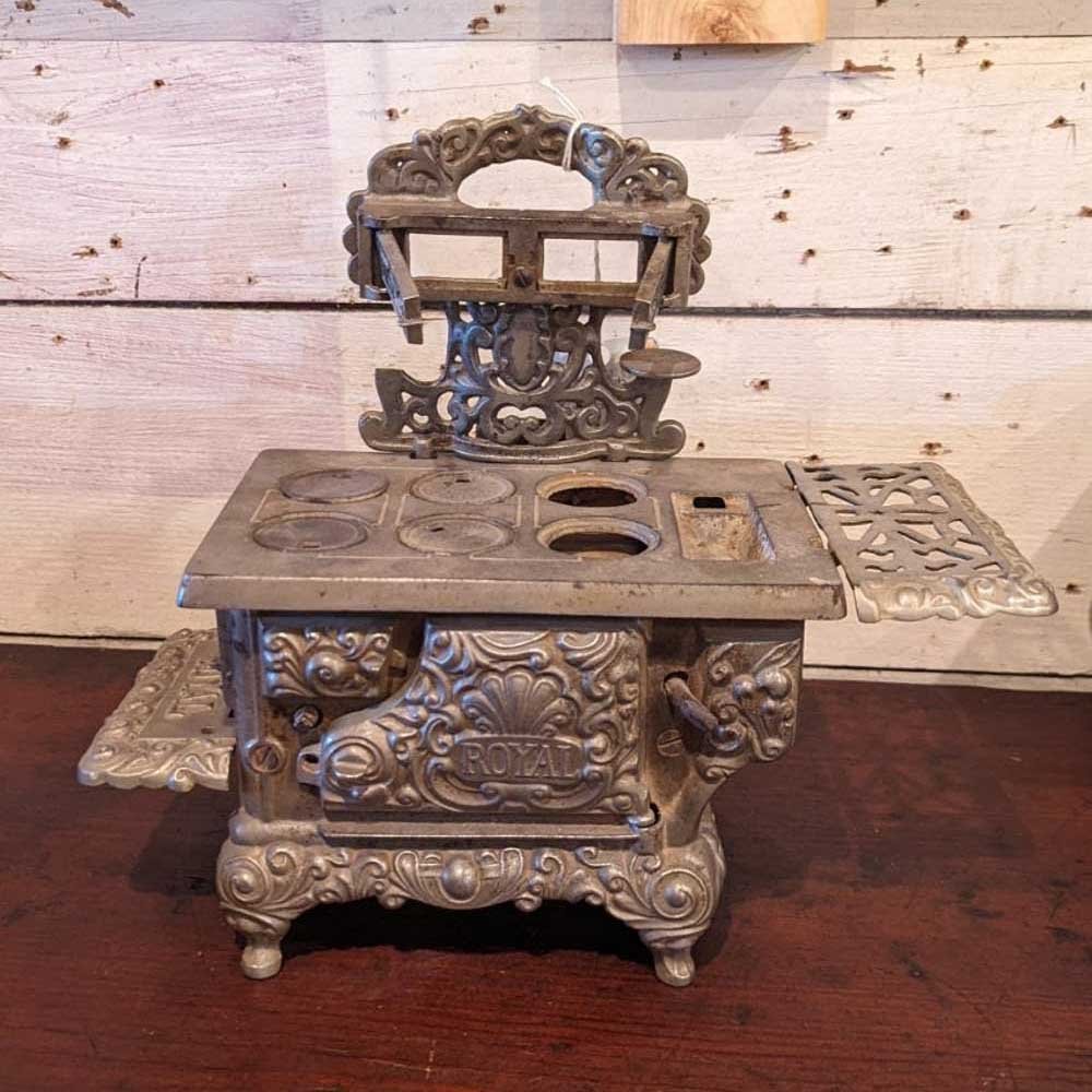 Traveling Salesman Stoves - Aurora Mills