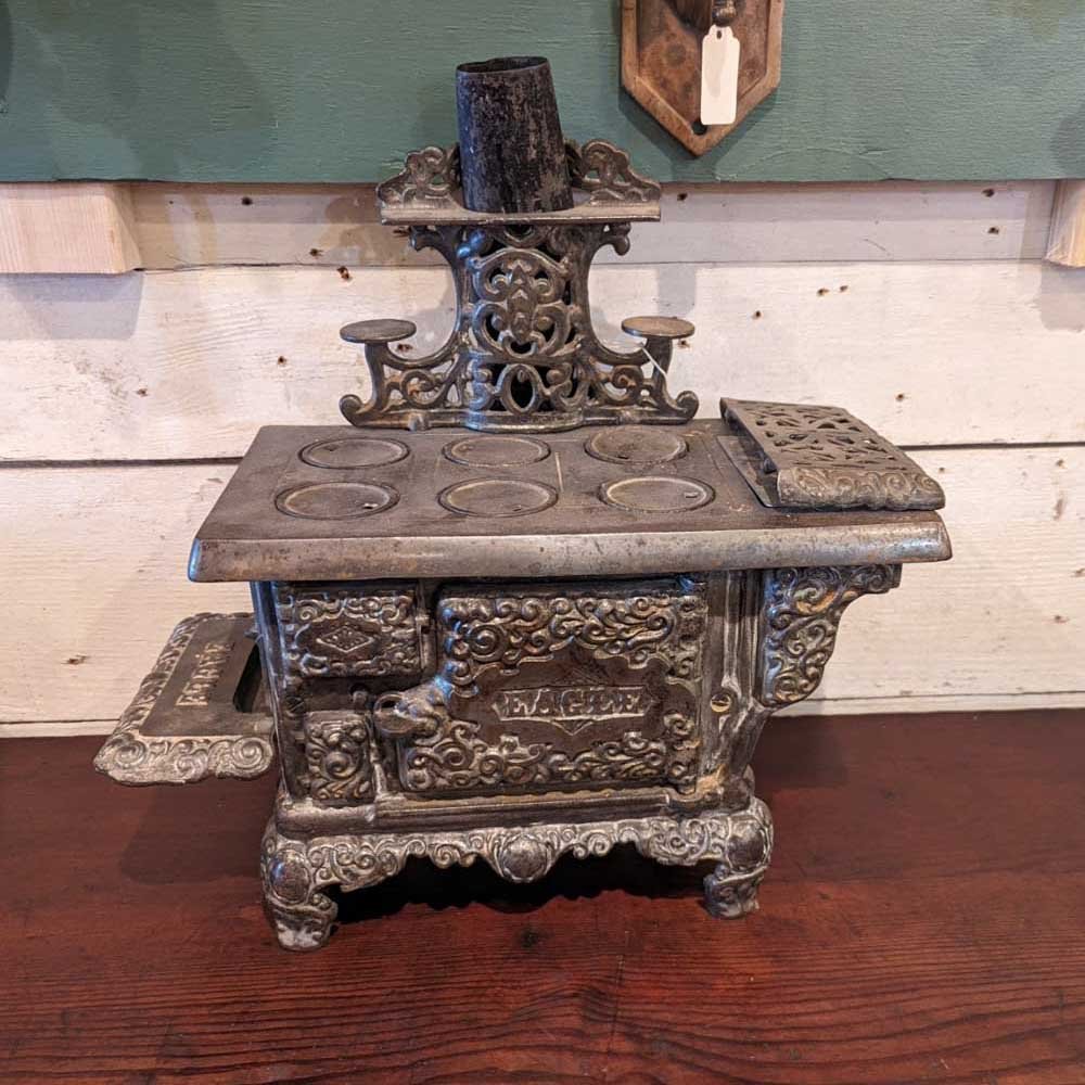 Traveling Salesman Stoves - Aurora Mills