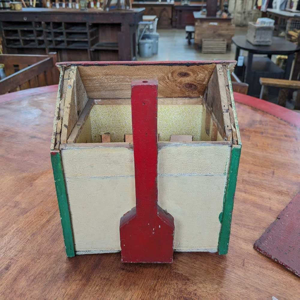 Primitive Toy House - Aurora Mills