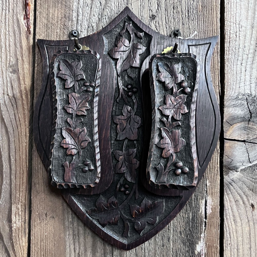 Carved English Clothing Brush Set - Aurora Mills
