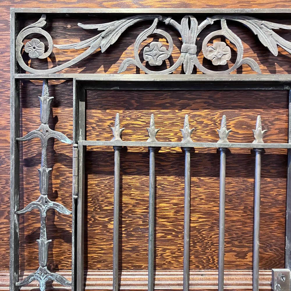 Bronze Bank Teller Gate - Aurora Mills