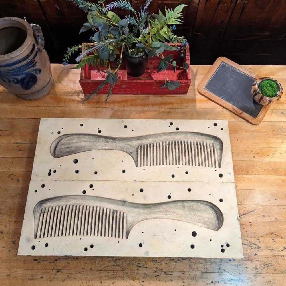 Medium Off-White Comb Molds