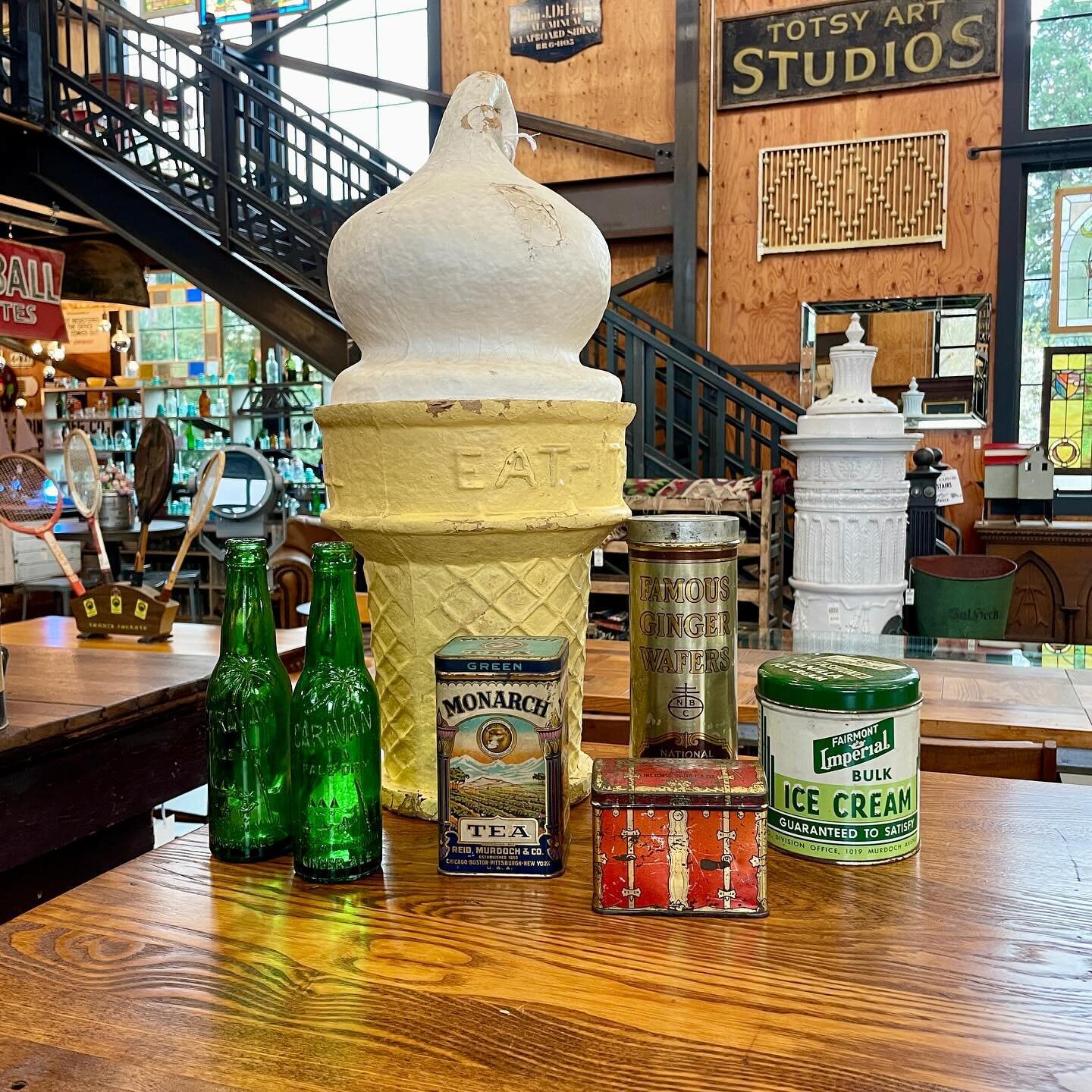 *As seen in stories* Cute little goodies all over the shop. Help these items find their new home!! 
.
-Ginger ale bottles: $12 ea
-Ginger wafers tin: $22
-Monarch Tea tin: $60
-Trunk tea tin: $18
-Ice Cream tin: $40
.
OPEN FOR THE WEEKEND!! 
FRI/SAT/
