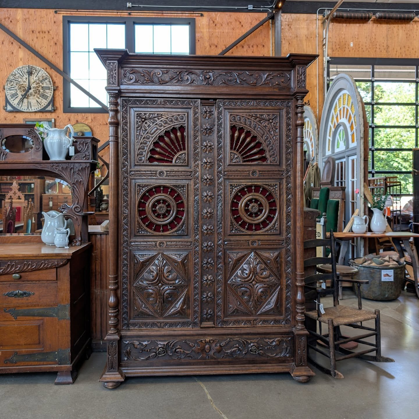 🥵 CARVED GOODNESS 🥵 
.
Renaissance Revival brought the dusky castle bedroom ambiance into the homes of late 19th century elite. 
.
Anyone getting Narnia vibes here??
.
Check out this BEAUTY on our website NOW!