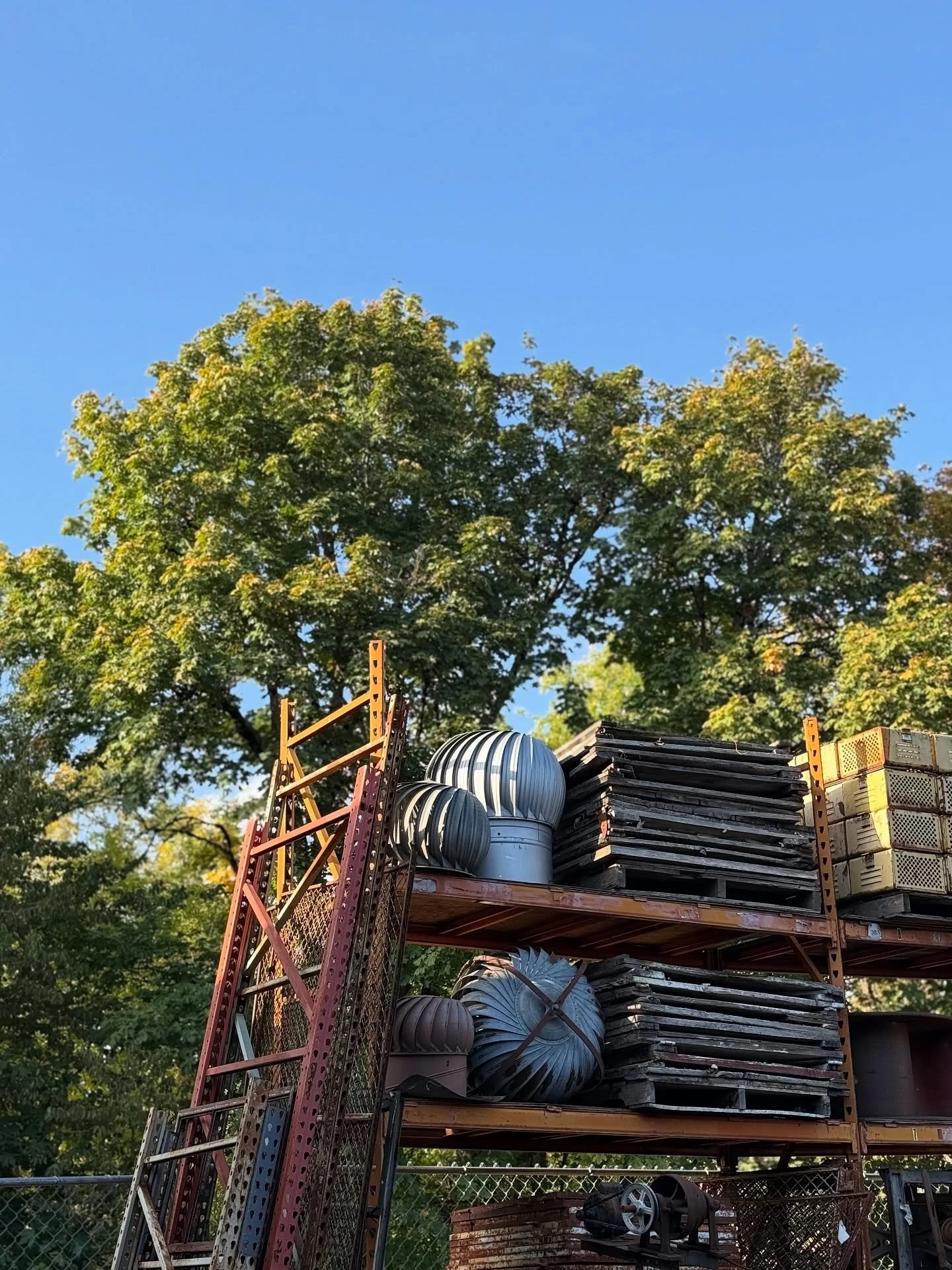 🍂 Fall &amp; rusty stuff 🍂 
.
Come shop antiques, vintage, architectural salvage, reclaimed lumber and building materials at Aurora Mills! 
.
Get your rusty stuff fix in our lumberyard where salvaged vines are HIGH. 
.
#salvage #rust #vintage #recl