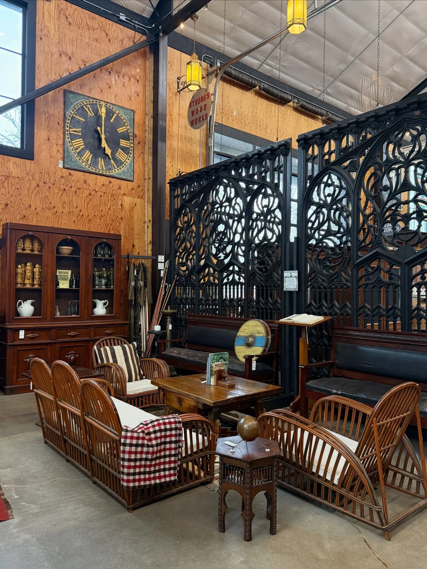 ✨👀 FURNITURE GAZING 👀✨ 
.
So many good pieces around the shop y&rsquo;all, somebody bring this KILLER Haywood Wakefield rattan set home with them so one of us hoarders doesn&rsquo;t!! 
.
Maybe you need a dark-academia style buffet cabinet with disp