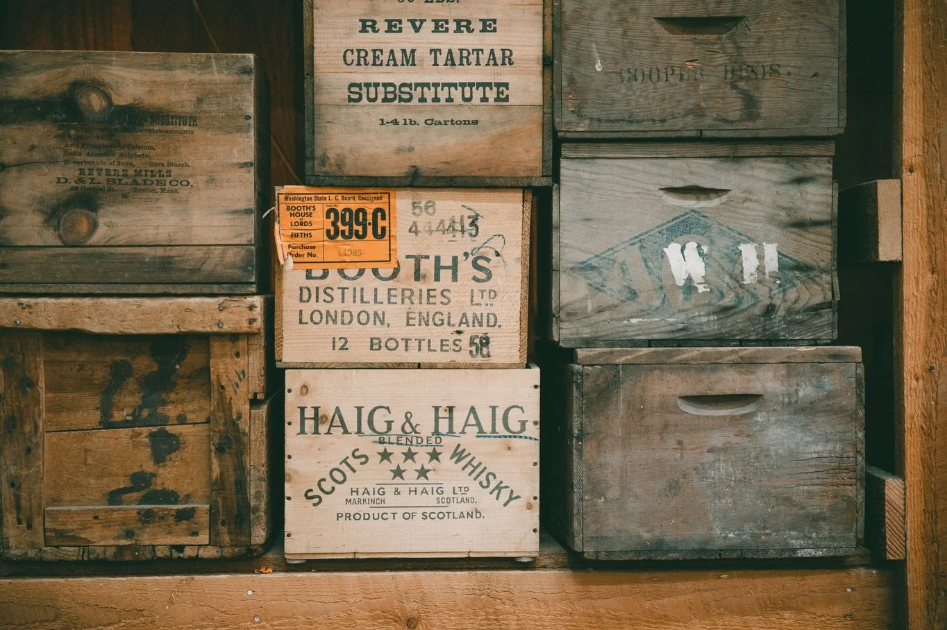 🌍 EARTH DAY 🌎 
.
What&rsquo;s more sustainable then filling your home with items that were ALREADY HERE?! 💫
.
Not only that, but furniture that is STURDY &amp; REPAIRABLE, unlike a particle board mess 🤯 
.
When you shop at Aurora Mills you&rsquo;