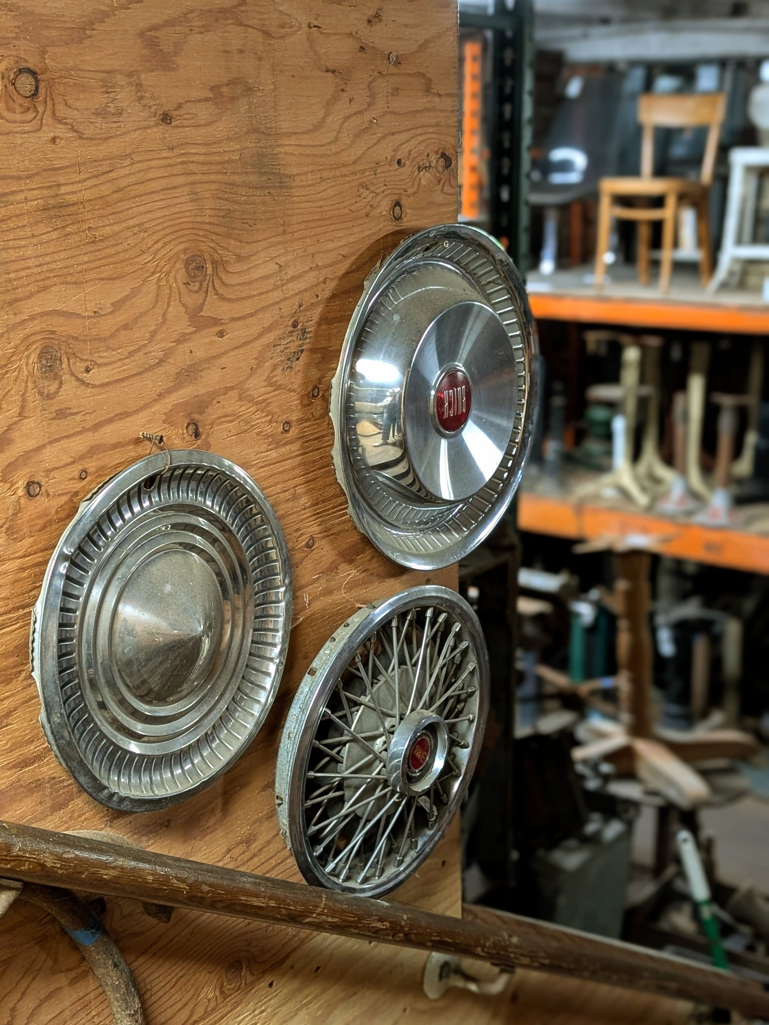 ✨🛠️THE LOWER WAREHOUSE 🛠️✨
.
Things you'll find in the lower warehouse range from industrial machine bases, metal chars and stools, wooden and metal crates, window sashes, doors, sinks, toilets and MORE 🤘
.
Next time you're in, ask for "the t