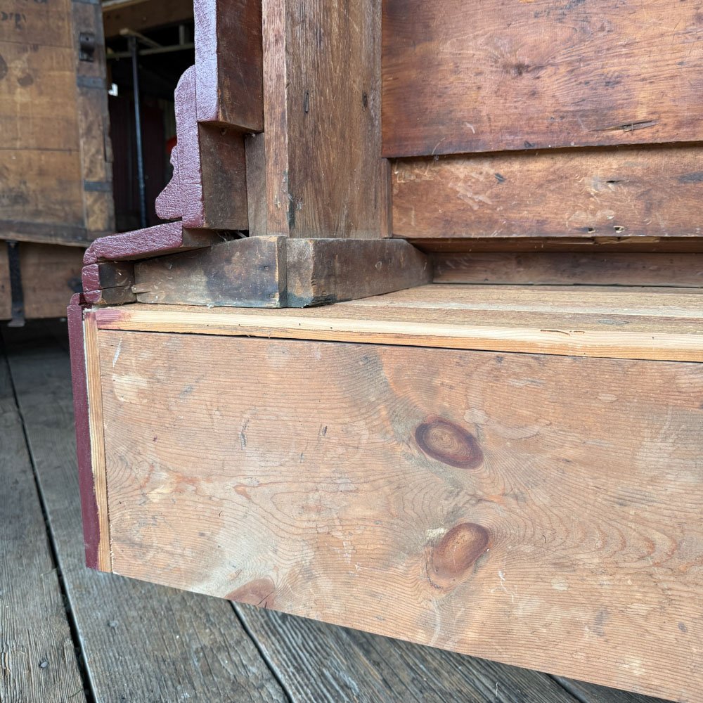 Burgundy Counter_05.jpeg