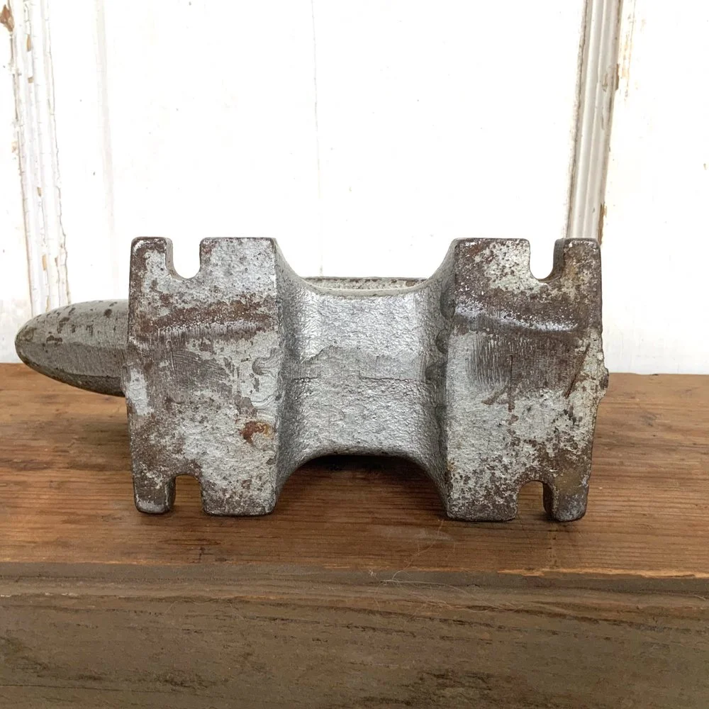 Mini Blacksmith Anvil — Aurora Mills
