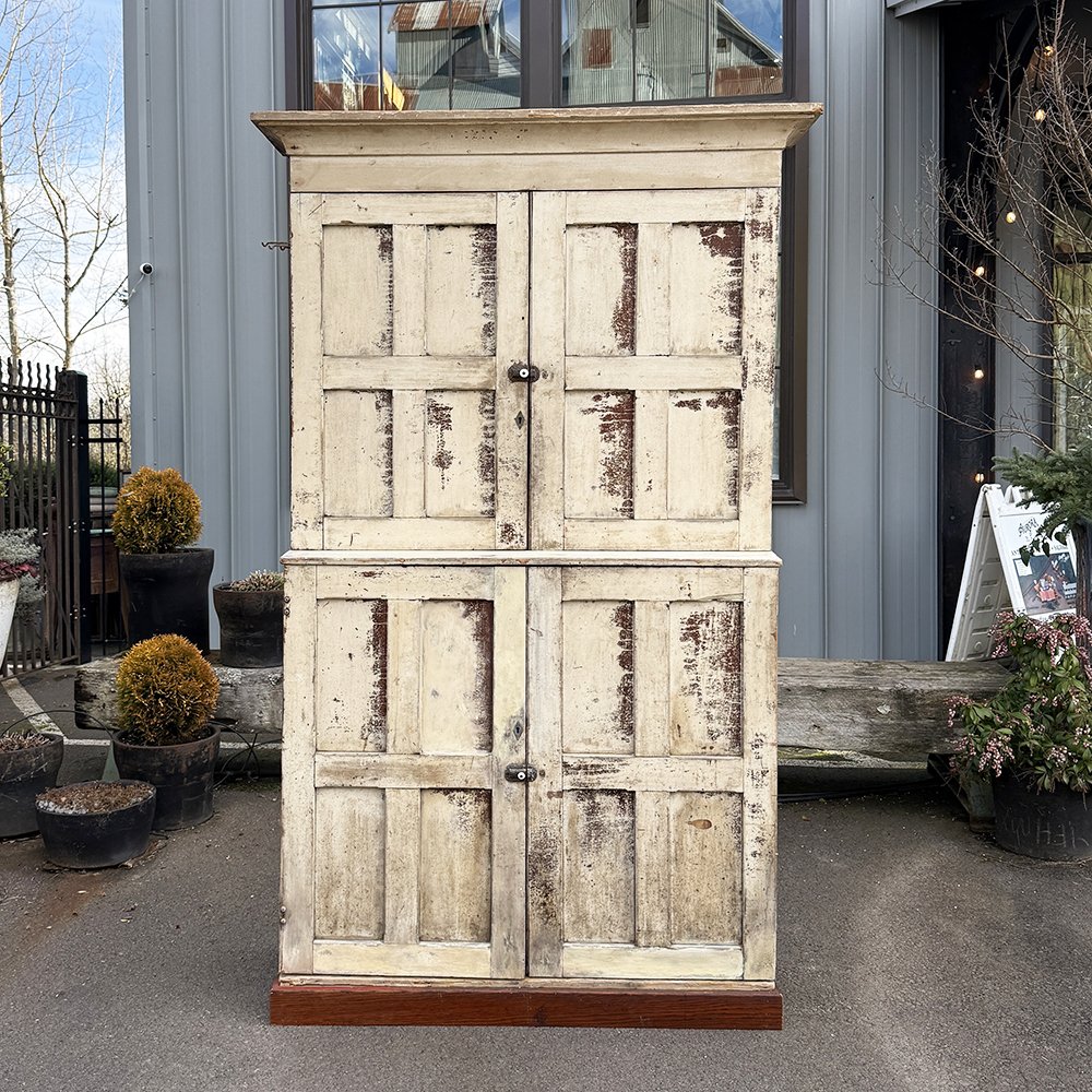Primitive Chippy-White Cabinet