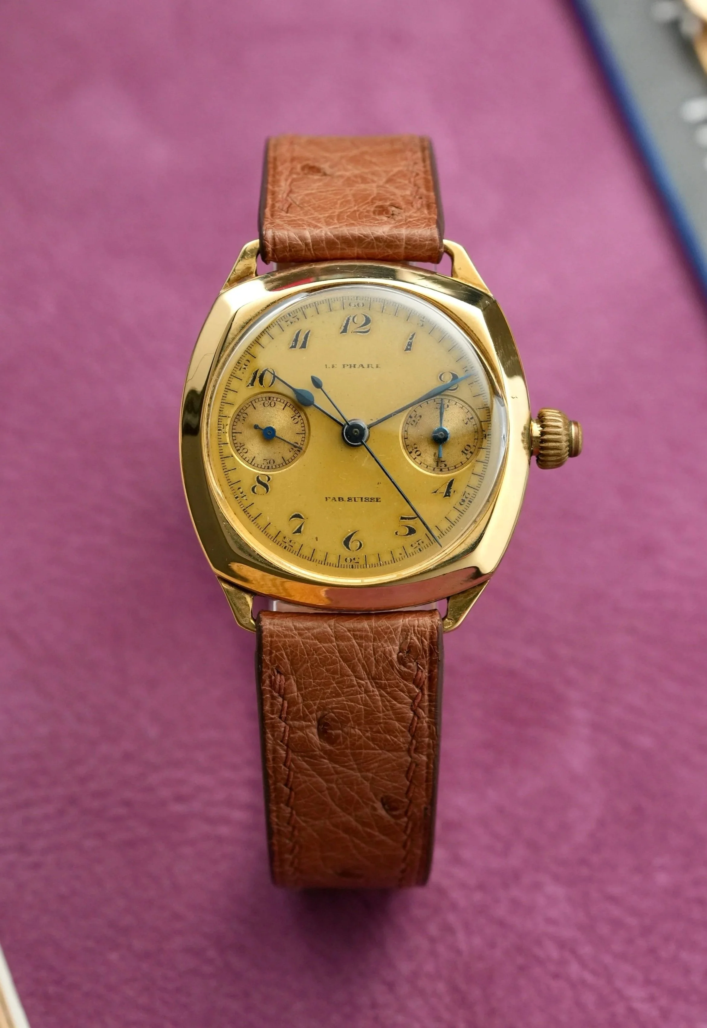 1930's Le Phare Monopusher Chronograph 18K YG w/ Valjoux cal. 22