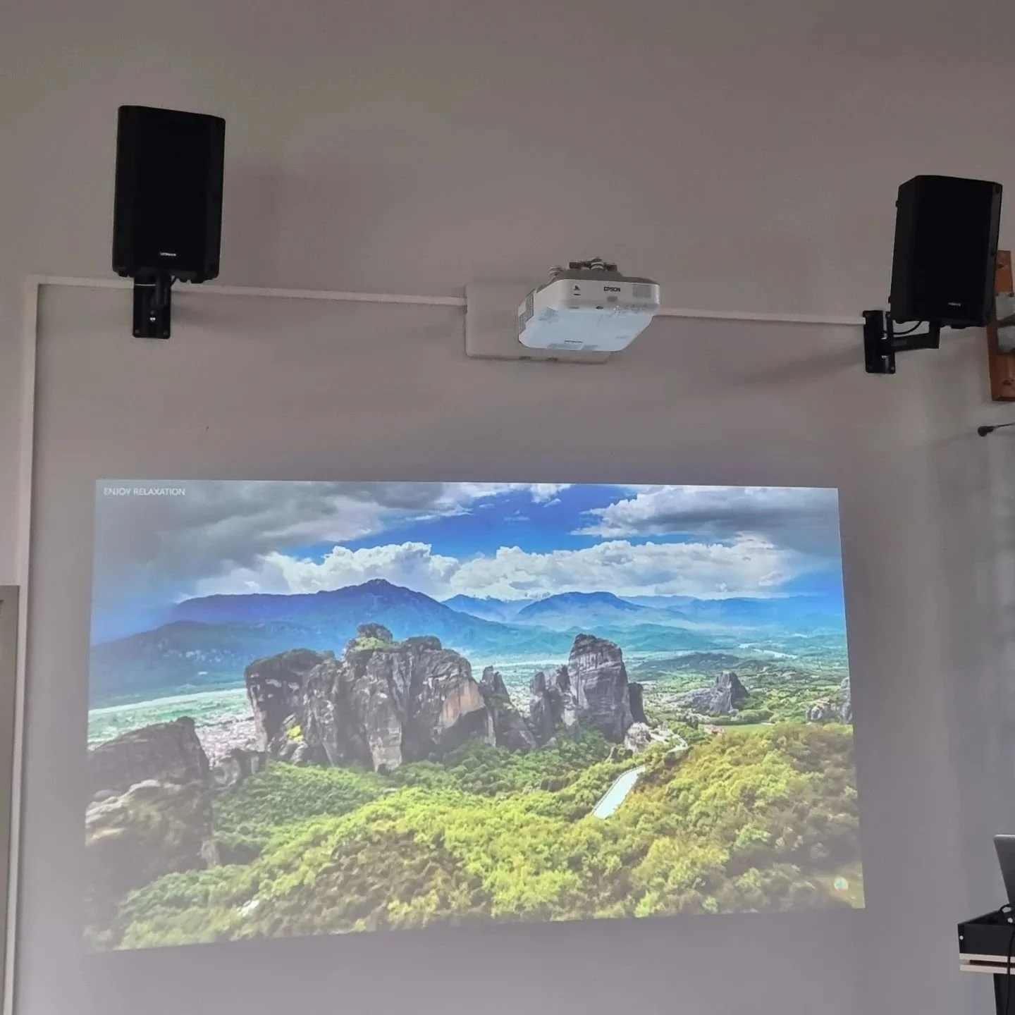 Short throw projector &amp; 2 x 10&quot; Speakers recently installed ready for back to school.

#bluenettech #isleofwightbusiness #isleofwight #avinstallation