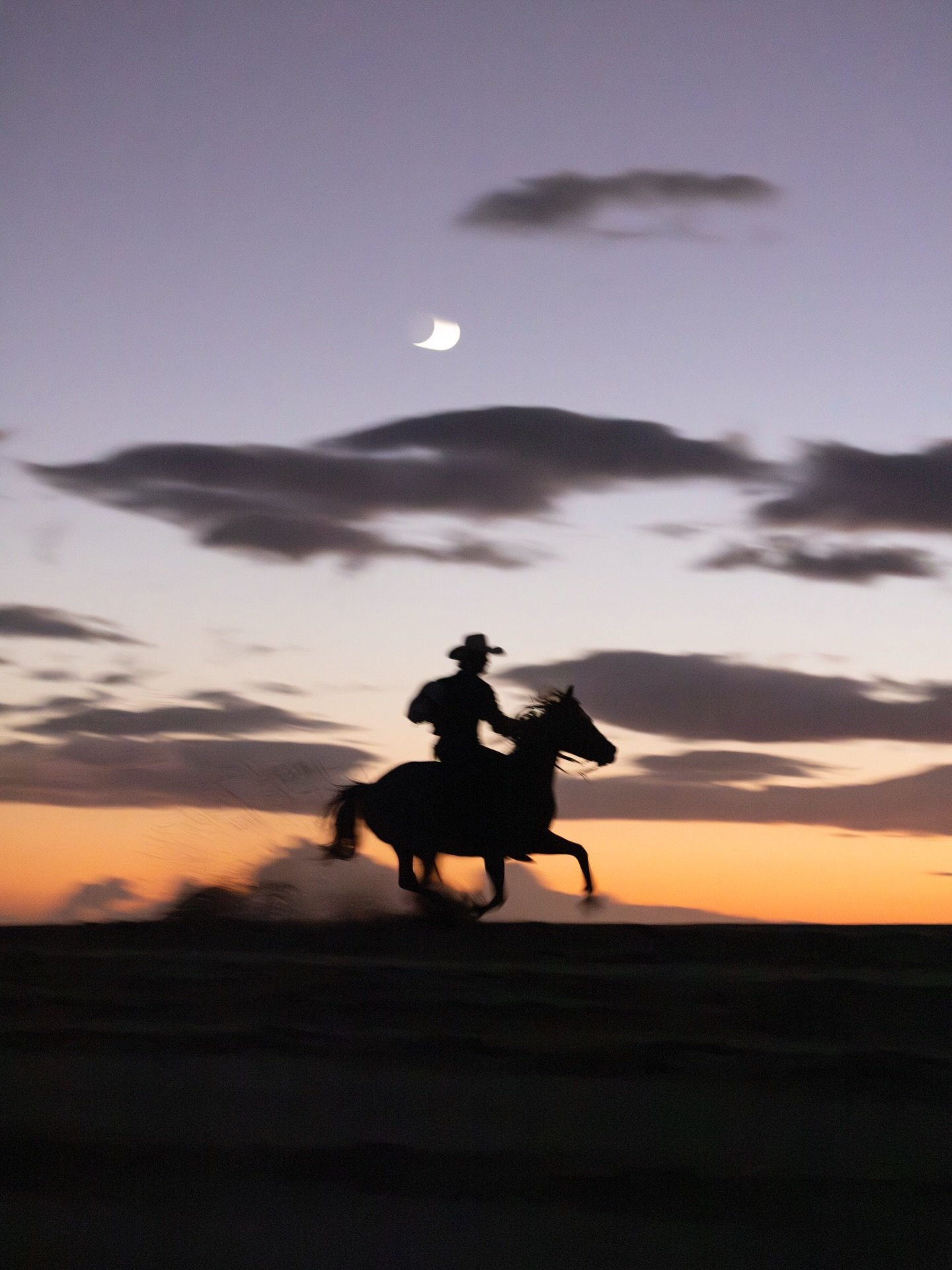 We had only planned a quick sunset shoot, but as the sun dropped and blue hour settled in, I couldn&rsquo;t help but to started playing around with some slower shutter images. The sky faded in a beautiful gradient of pinks and blues and a small cresc