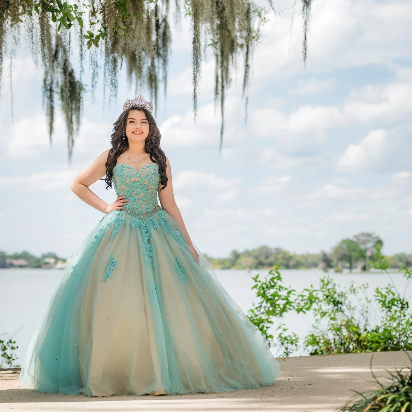 Amanda&rsquo;s Quincea&ntilde;era.
From elegant portraits to meaningful moments with mom and dad, every image reflects what this milestone is truly about, family, love, and becoming who she&rsquo;s meant to be.

#Quincea&ntilde;eraStyle #Quincea&ntil